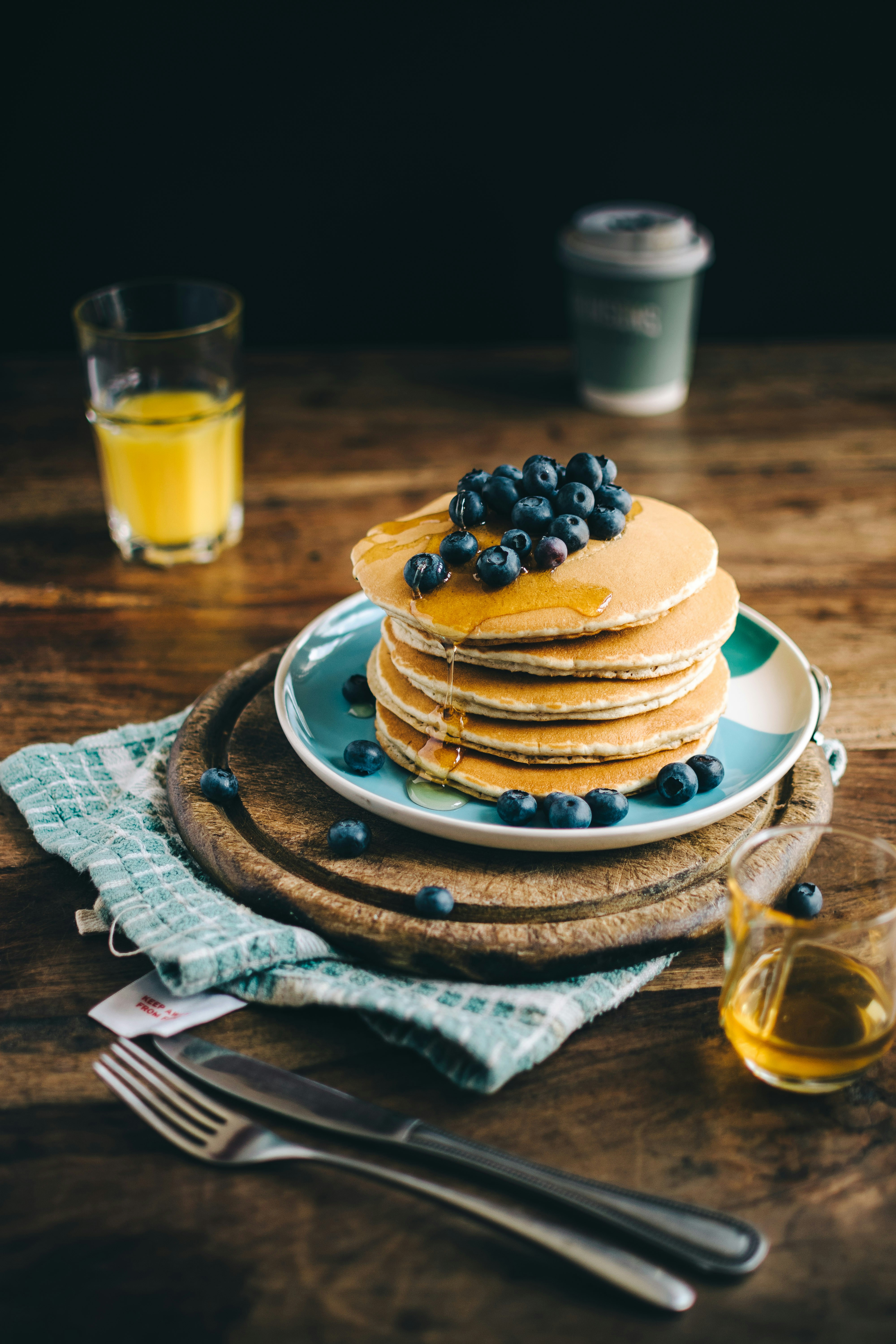 Pancakes and juice | Source: Unsplash