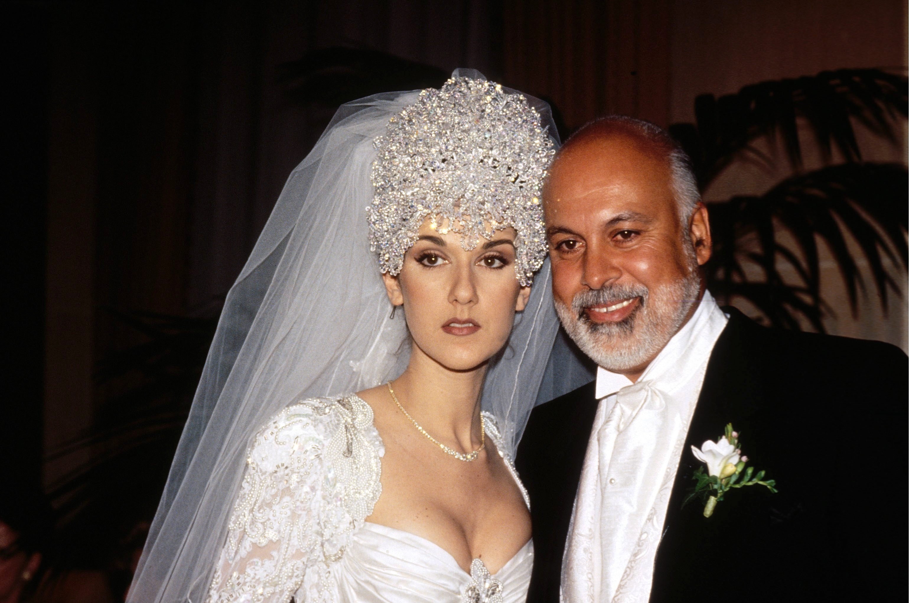 Celine Dion y René Angelil durante su boda en Montreal, Canadá, el 17 de diciembre de 1994 | Foto: Getty Images