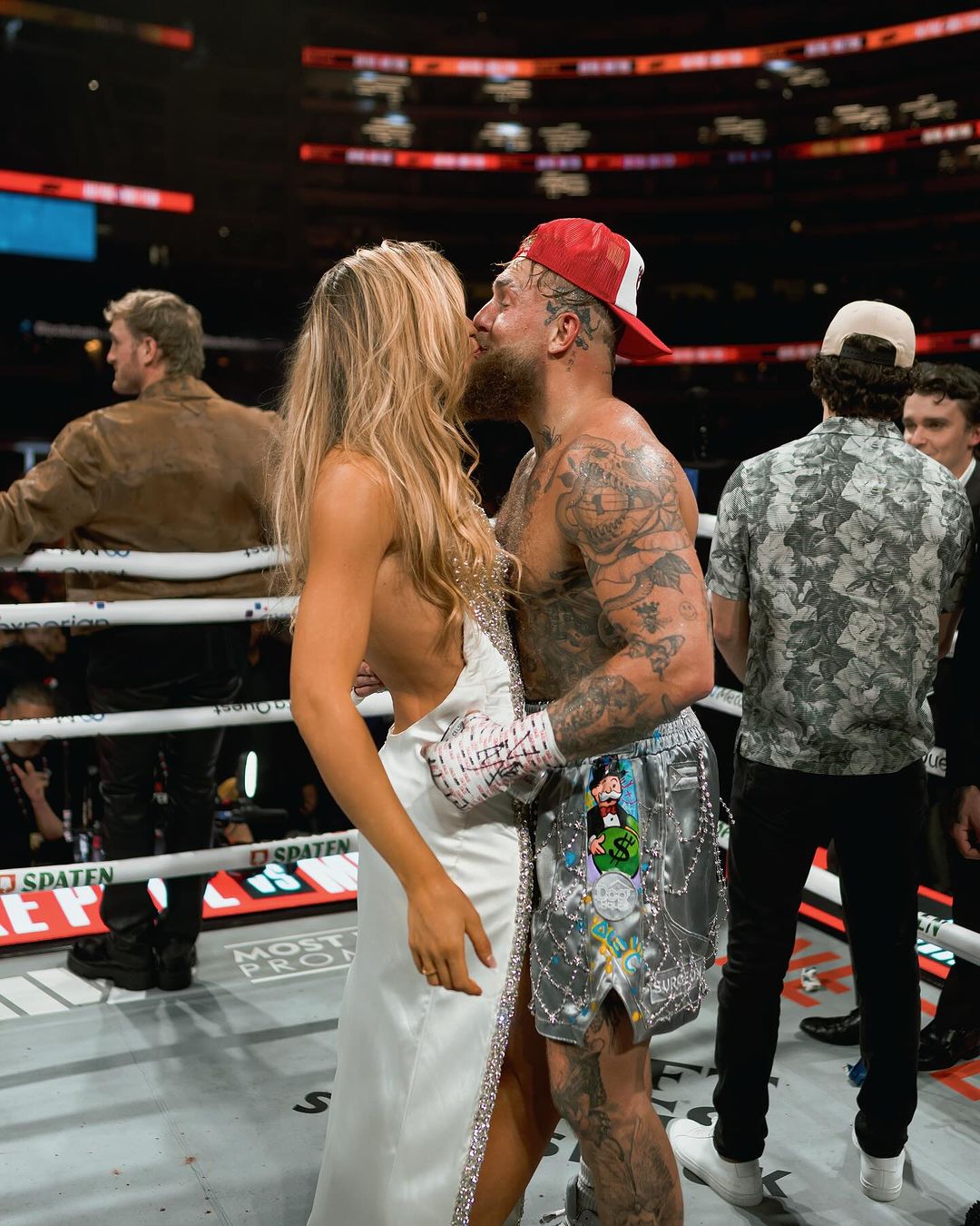 Jutta Leerdam and Jake Paul in the ring after Jake Paul vs. Mike Tyson fight at AT&T Stadium, from a post dated November 16, 2024 | Source: Instagram/juttaleerdam