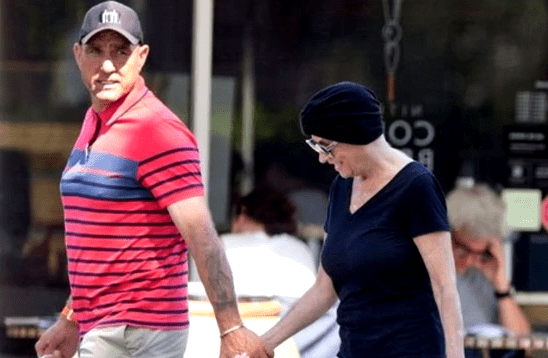 Vinnie y Tanya Jones. |Imagen: YouTube/KewlBerries