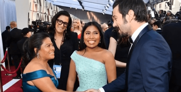 Yalitza, Margarita y Diego, en los Oscar 2019 | Imagen: YouTube / Geneviève Simard Yalitza, Margarita y Diego, en los Oscar 2019 | Imagen: YouTube / Geneviève Simard