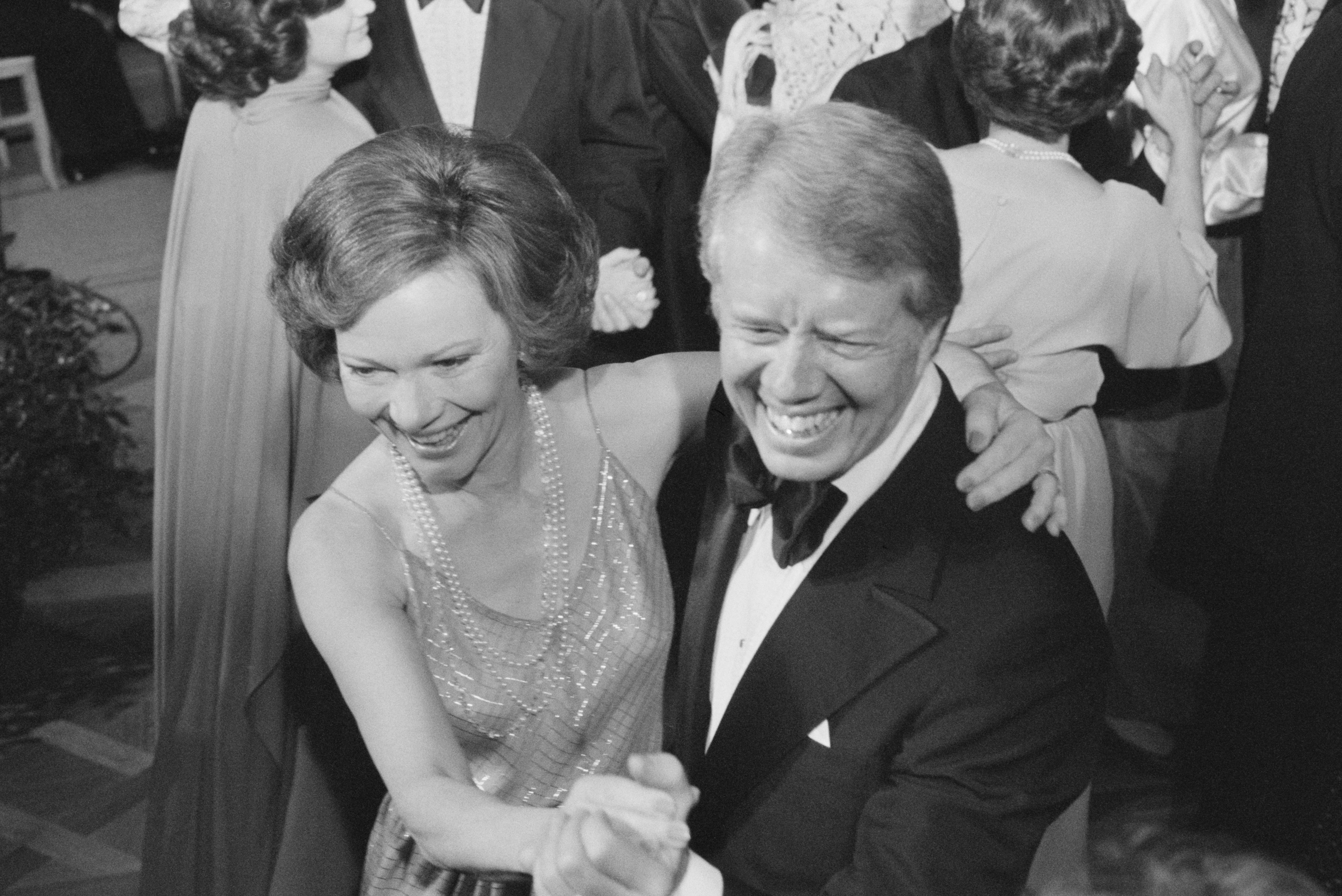 Rosalynn and Jimmy Carter dance at the White House Congressional Ball in Washington, D.C., on December 13, 1978 | Source: Getty Images