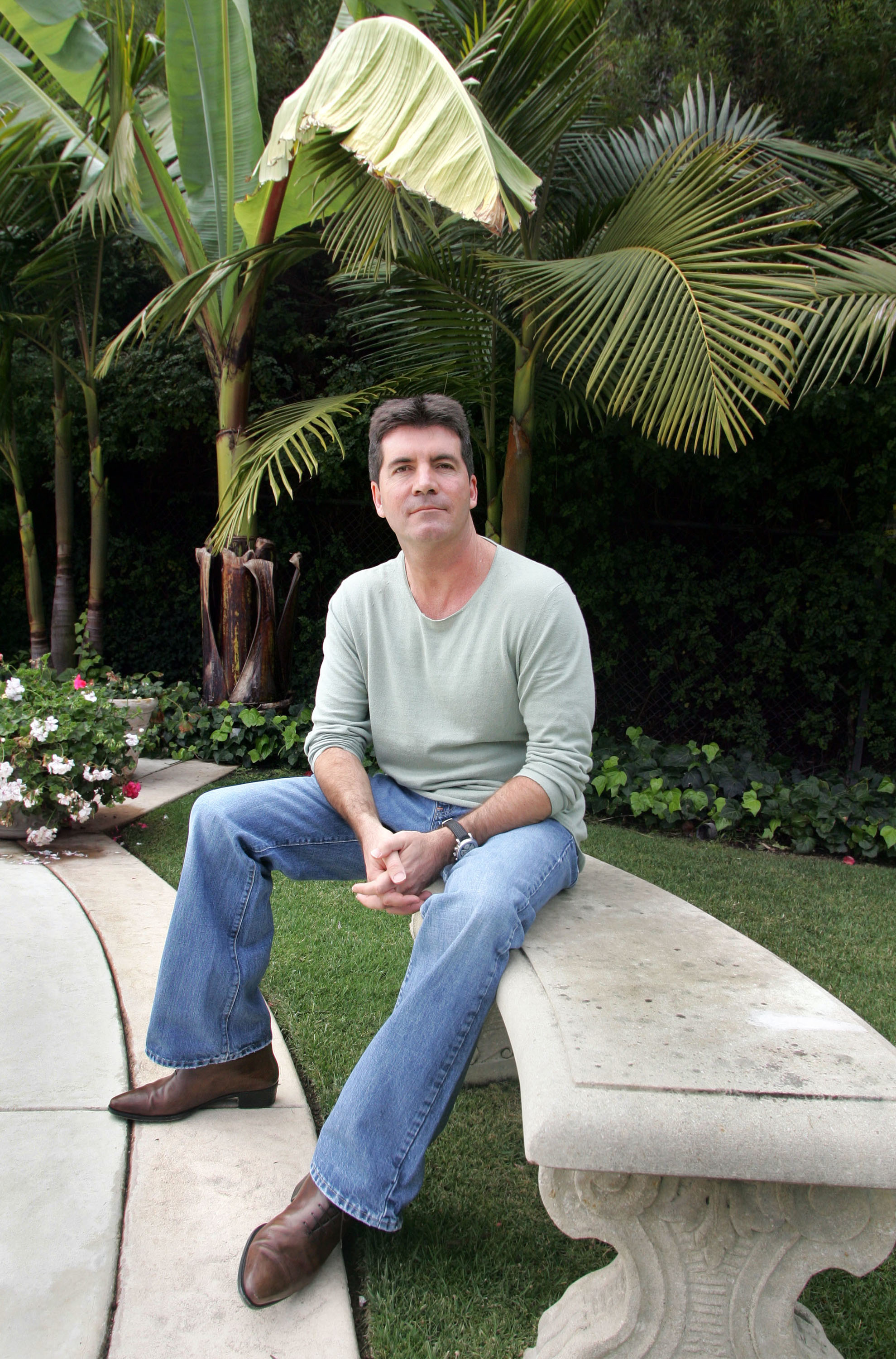 Simon Cowell at his Beverly Hills home on March 3, 2006 | Source: Getty Images
