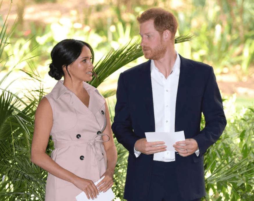 Meghan Markle and Prince Harry prepare for their speeches at a reception held at the High Commissioner’s Residence in South Africa, on October 02, 2019, in Johannesburg, South Africa | Photo: Getty Images