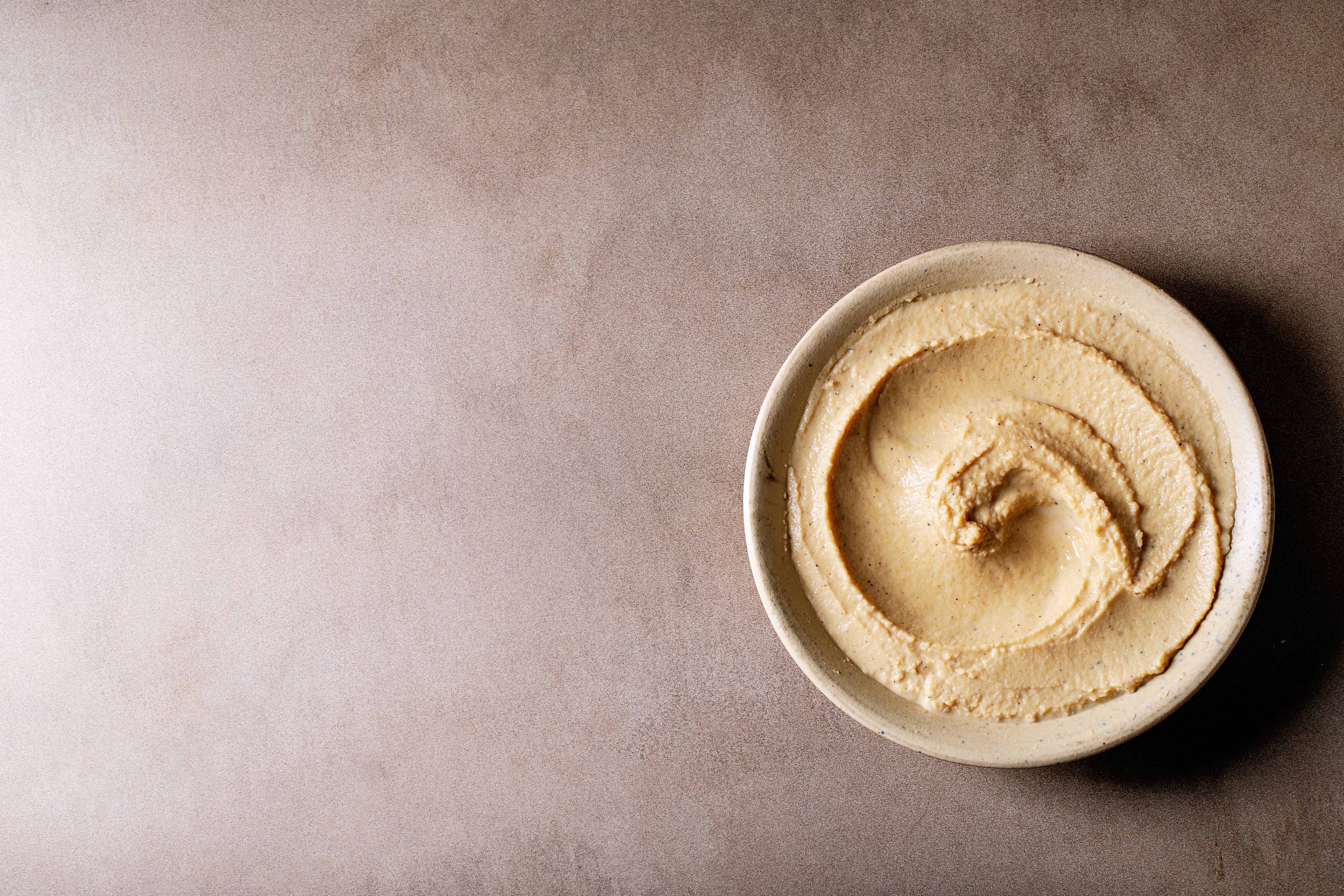 Plato de hummus sencillo. | Foto: Shutterstock
