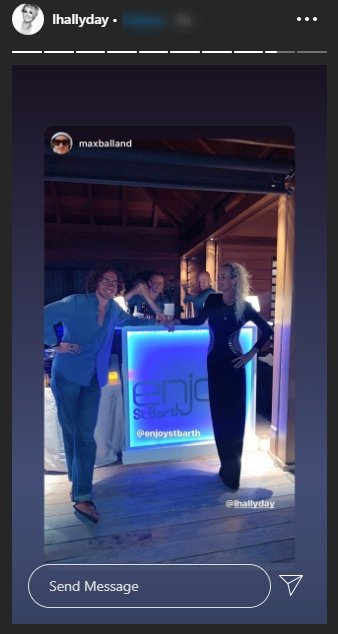 Story de Laeticia Hallyday sur laquelle elle apparaît avec Max Balland. | Photo : Story instagram / lhallyday Story de Laeticia Hallyday sur laquelle elle apparaît avec Max Balland. | Photo : Story instagram / lhallyday