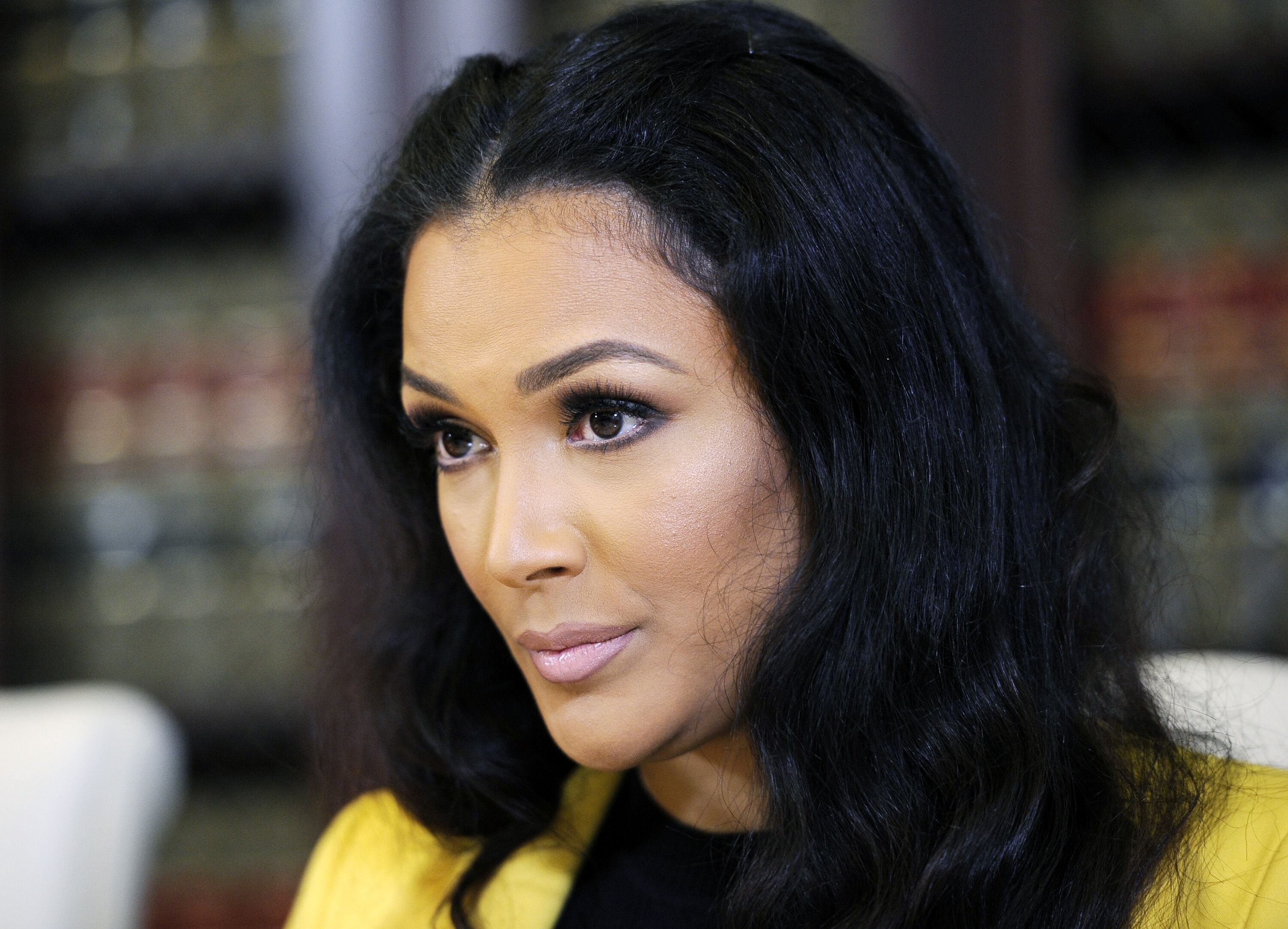 Shantel Jackson, ex-fiancee of boxer Floyd Mayweather Jr., during a news conference announcing a lawsuit against the boxer in 2014, in Los Angeles | Source: Getty Images