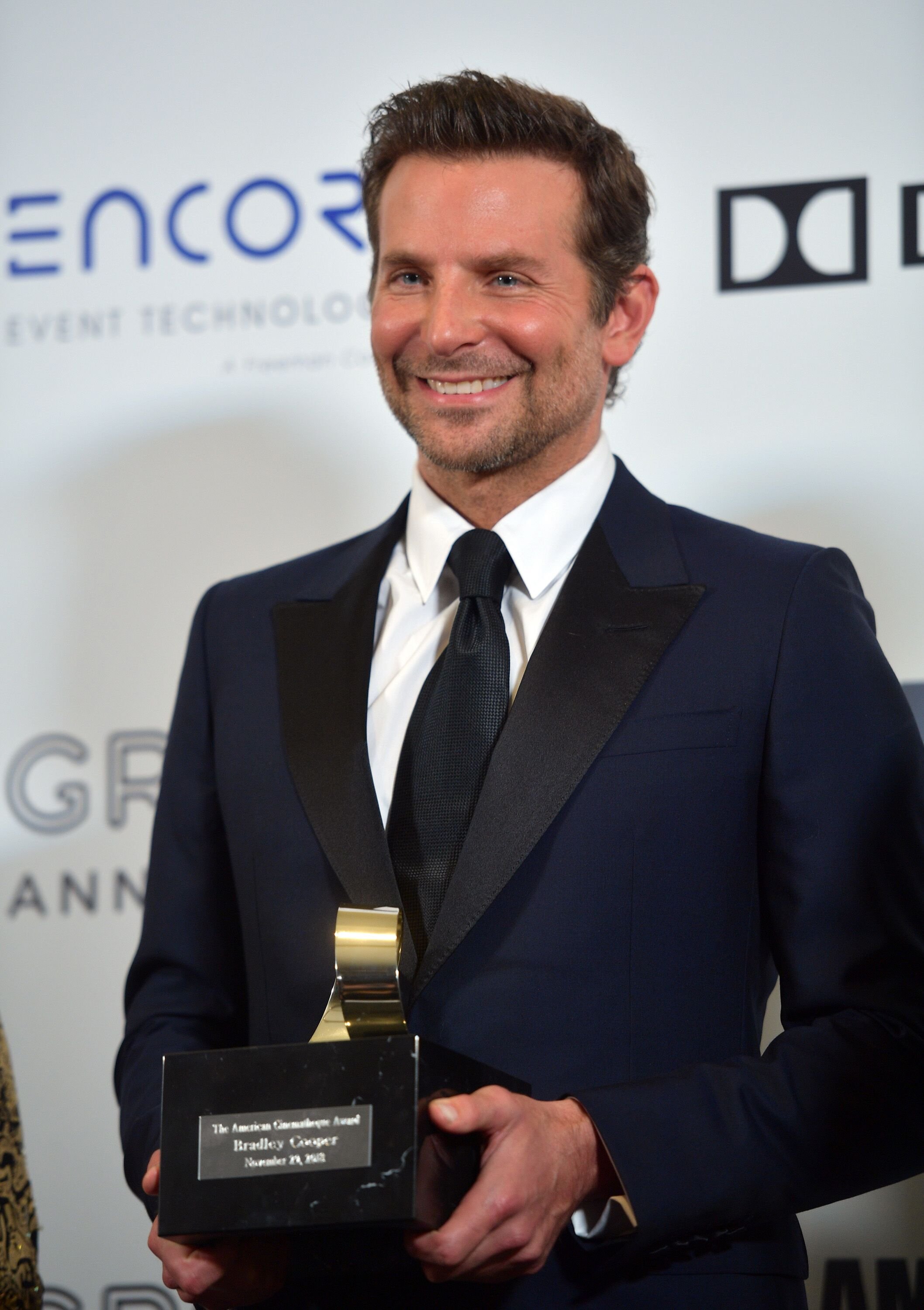 Bradley Cooper at the 32nd American Cinematheque Award Presentation on November 29, 2018, in Beverly Hills, California | Photo: Matt Winkelmeyer/Getty Images