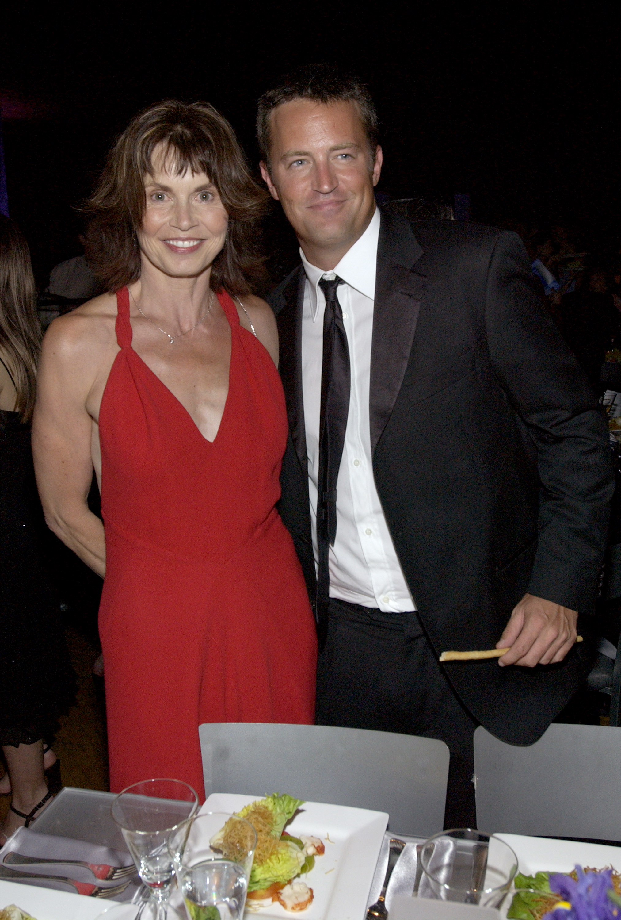 Matthew Perry and his mother Suzanne Morrison atn the Governor's Ball for the 54th Annual Primetime Emmy Awards after party on September 22, 2002, in Los Angeles, California. | Source: Getty Images