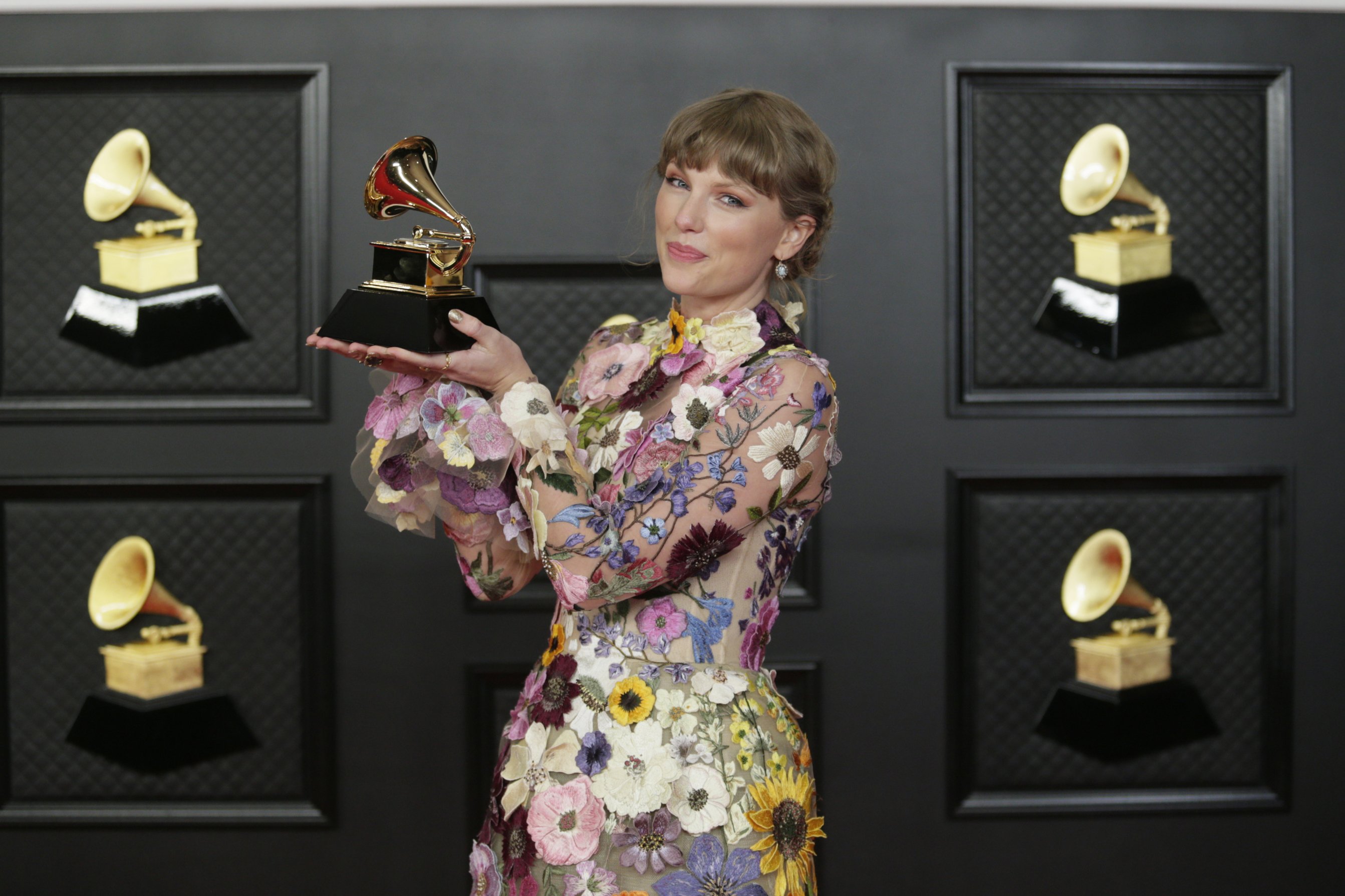 Taylor Swift en la entrega número 63 de los Premios Grammy en Los Ángeles, 14 de marzo de 2021.| Foto: Getty Images