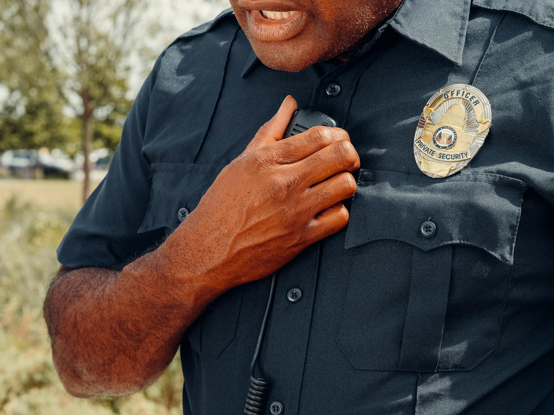 A close-up shot of an officer | Source: Pexels