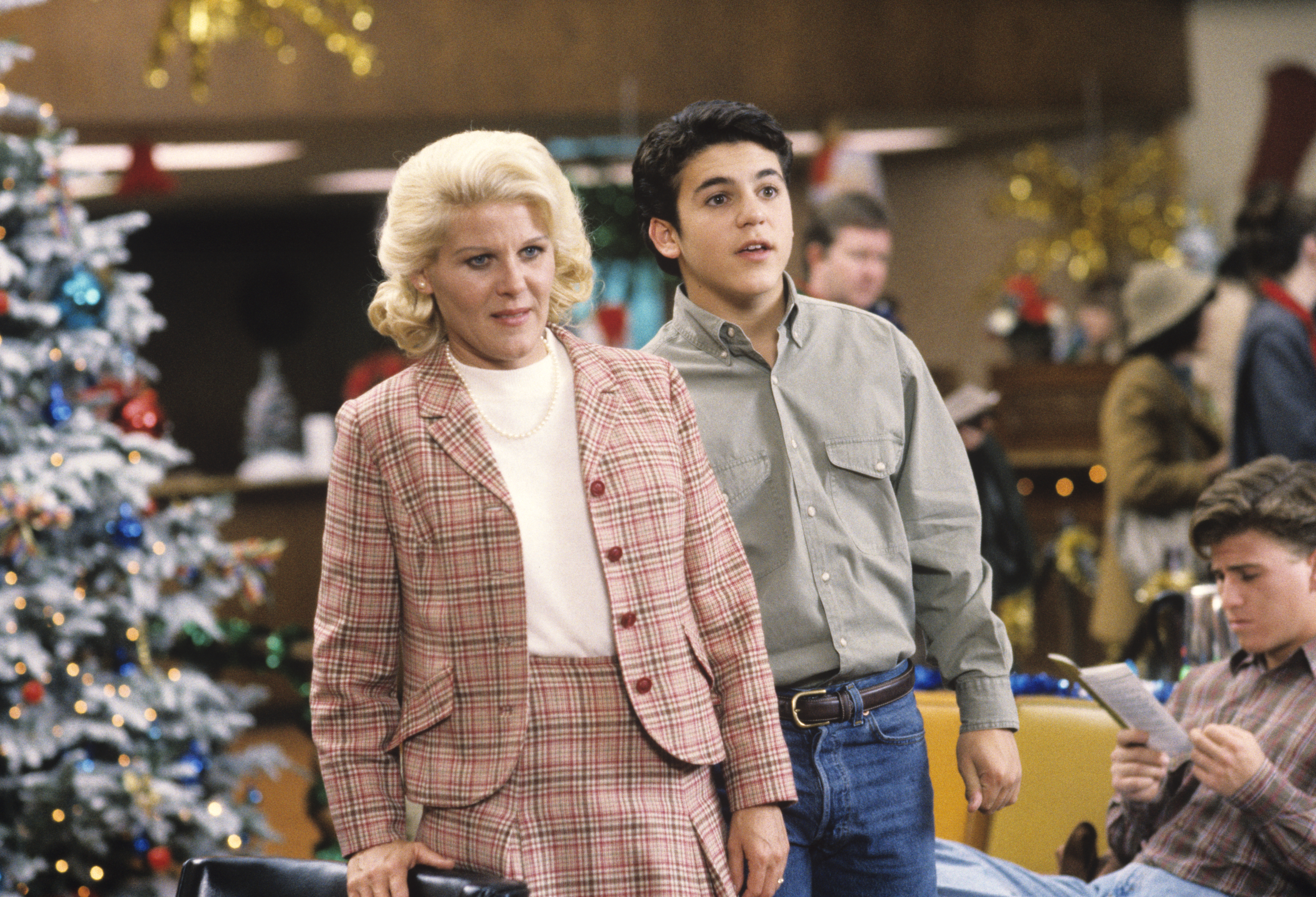 Alley Mills and Fred Savage on "The Wonder Years" on December 16, 1992 | Source: Getty Images