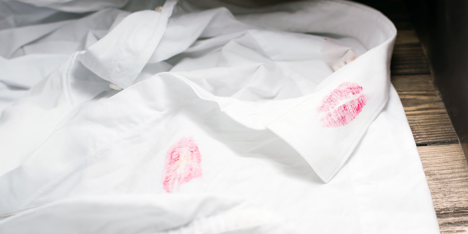 Lipstick marks on a shirt | Source: Shutterstock