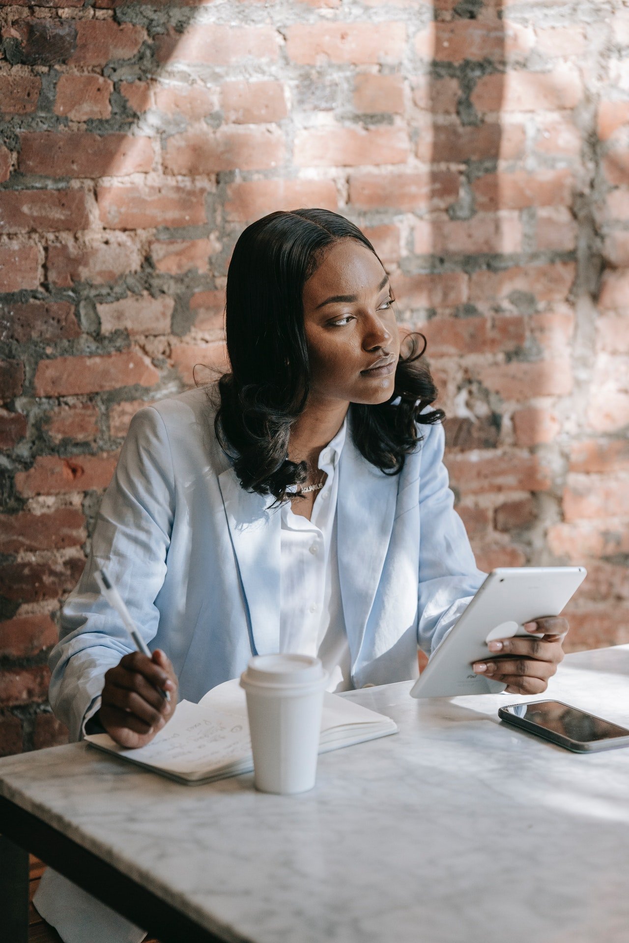 Mia was surprised to see Christina walking into the interview. | Source: Pexels