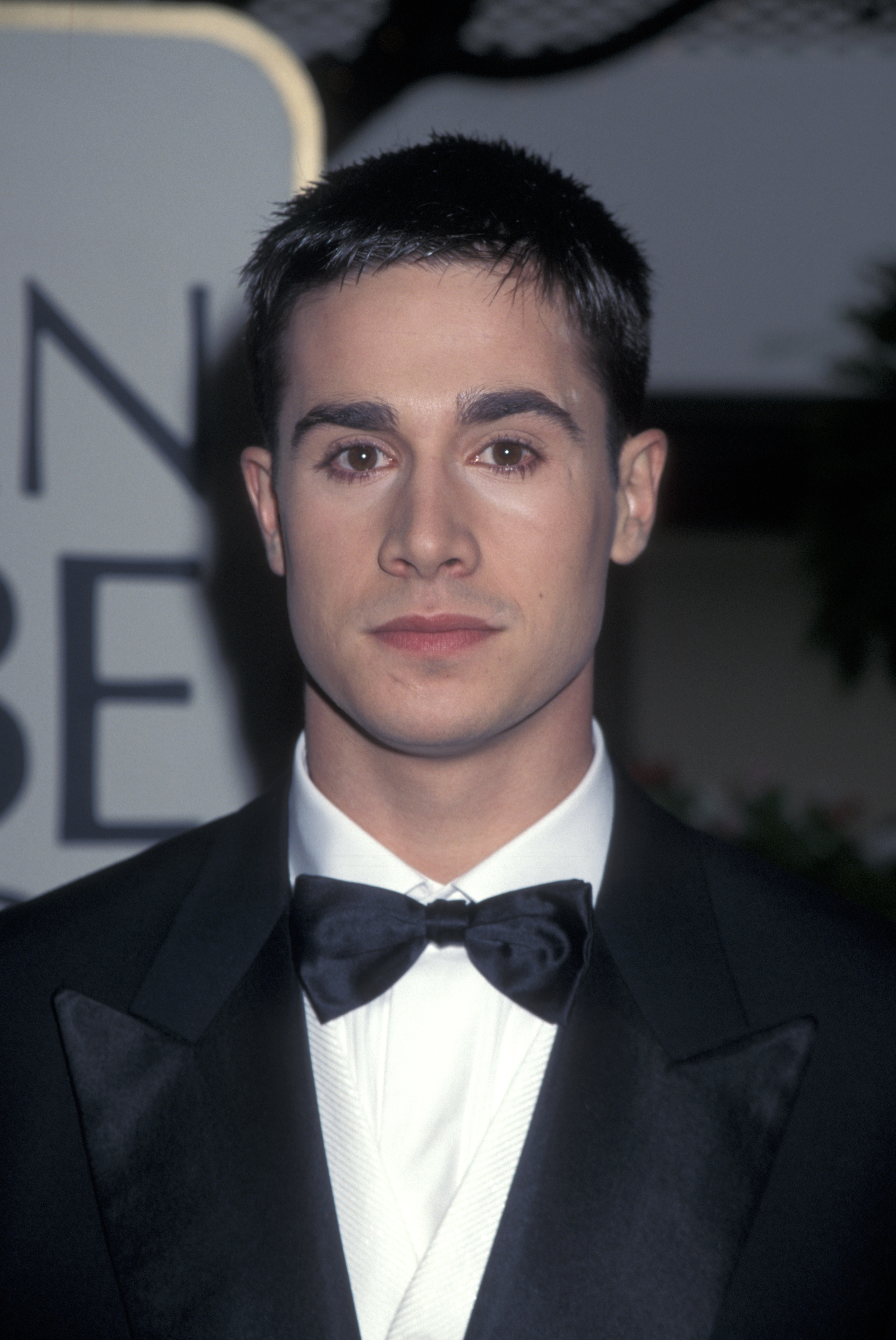 The actor at the 53rd Annual Golden Globe Awards on January 21, 1996, in  Beverly Hills, California. | Source: Getty Images