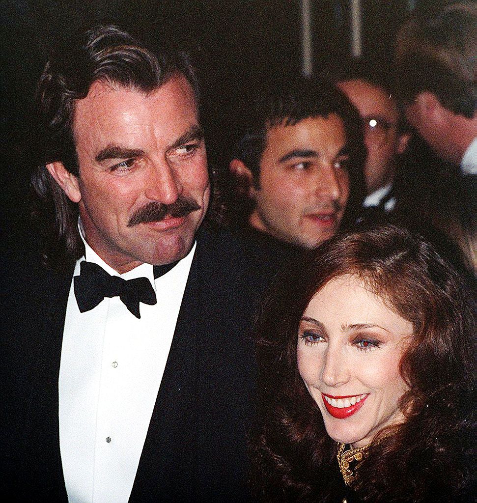 Tom Selleck und seine Frau Jillie Mack bei einer Veranstaltung auf dem roten Teppich um 1990 | Quelle: Getty Images