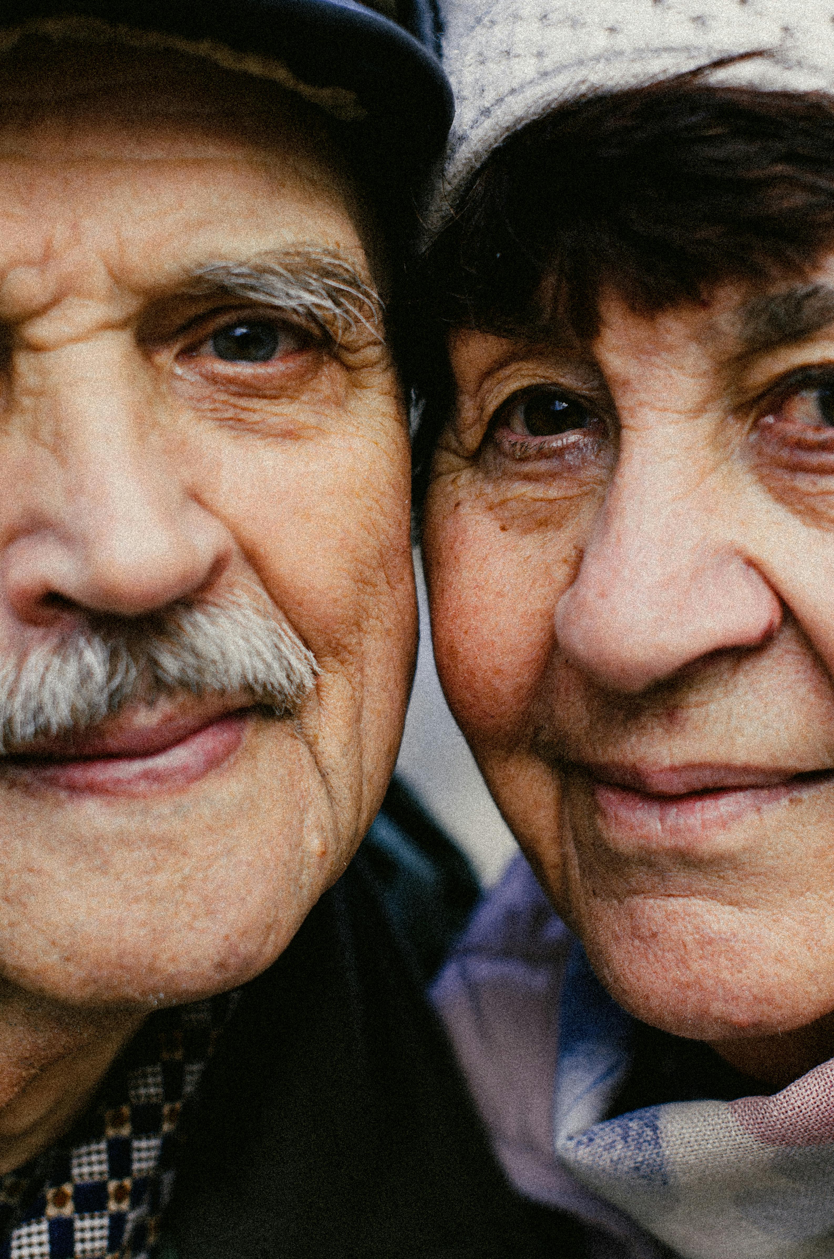 Close-up of an elderly couple | Source: Pexels