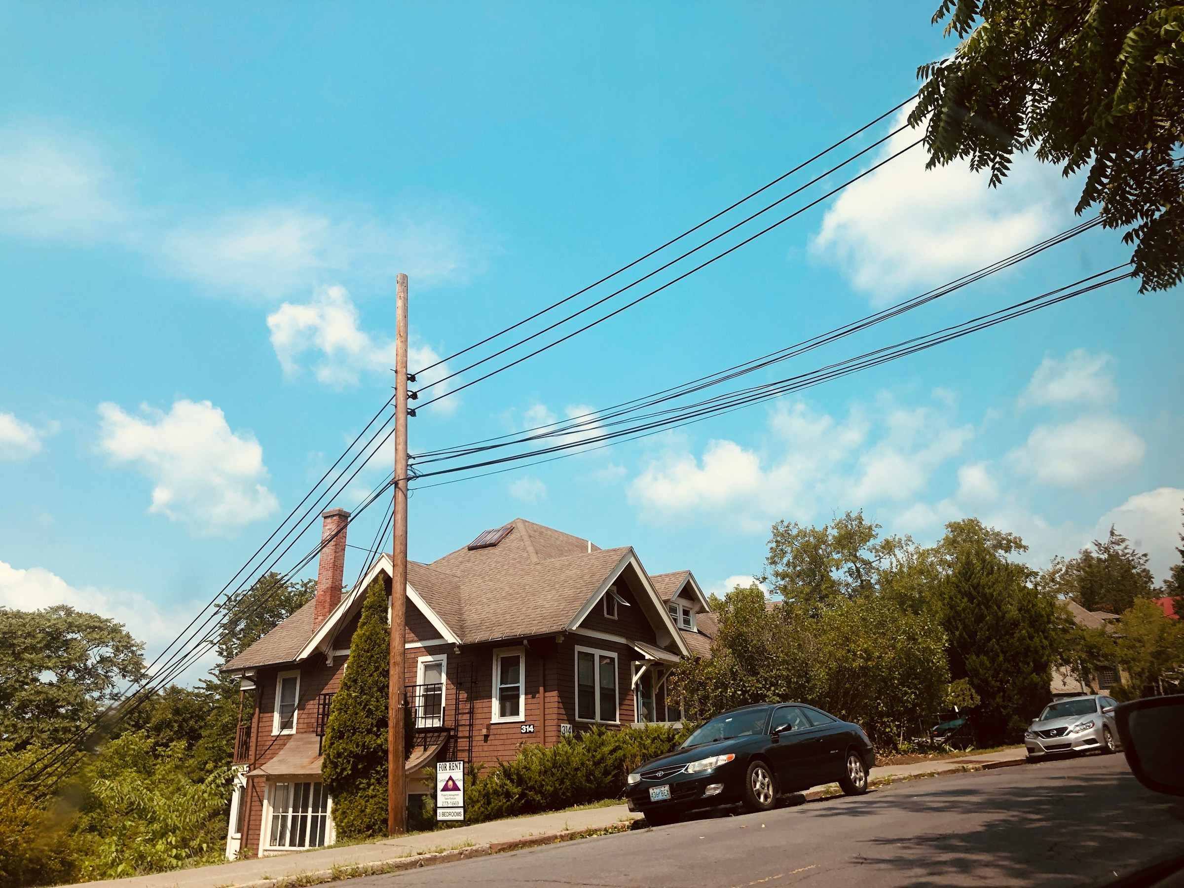 A car outside the house | Source: Unsplash