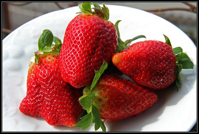 Une assiette de fraises. l Source: Flickr
