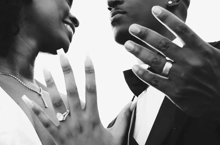 A close-up of Kiara and Joel Brokenbrough's wedding rings, posted on March 28, 2022. | Source: Instagram/kiarabrk