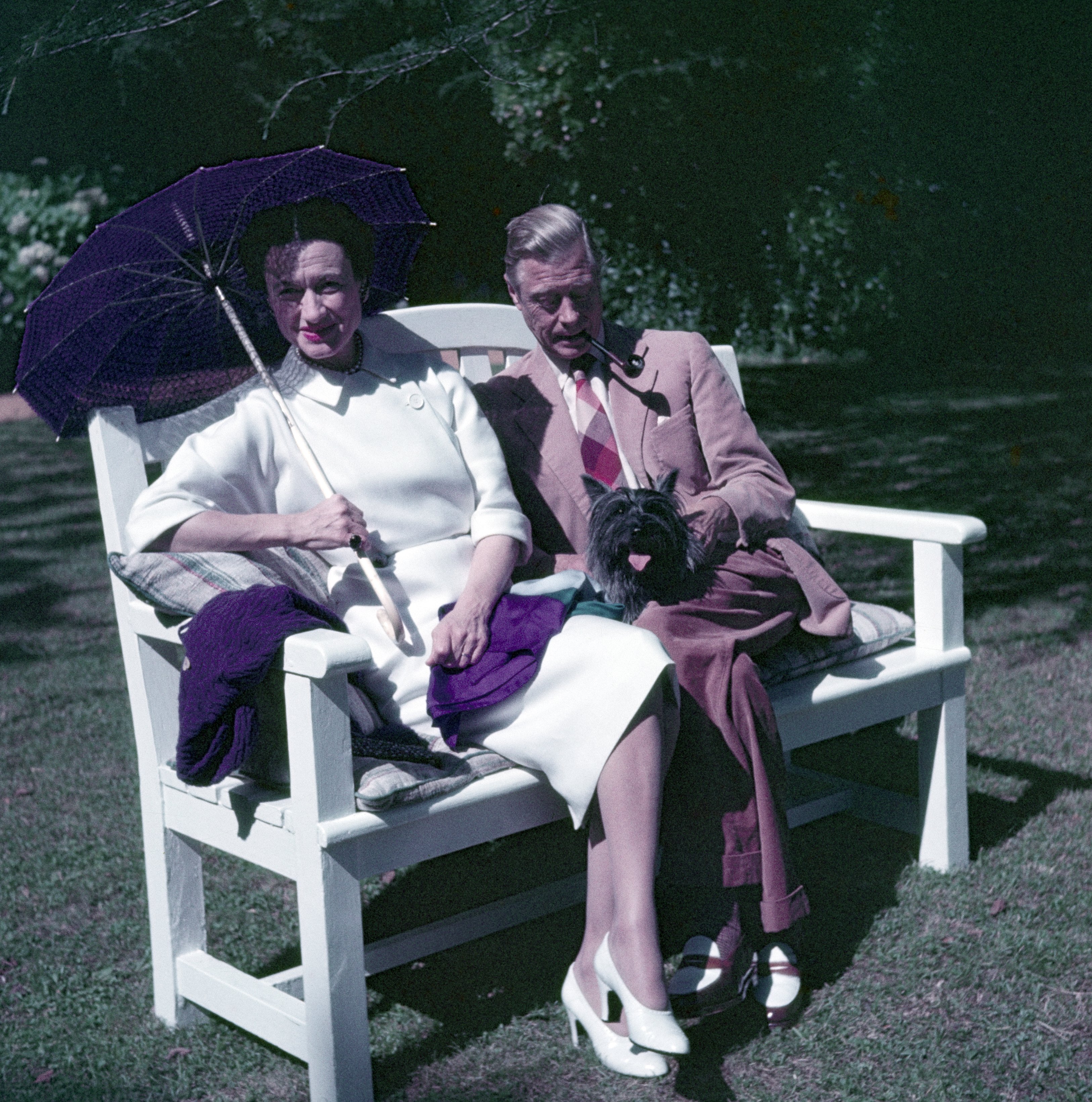 The Duke and Duchess of Windsor at a villa in Biarritz, in October 1951. | Source: Getty Images