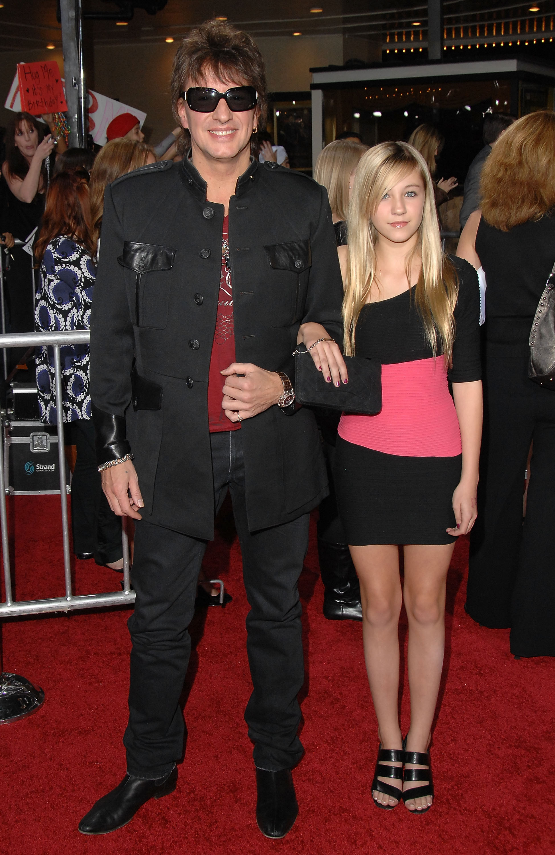 Richie Sambora and daughter Ava Elizabeth arrive at the Los Angeles Premiere of "The Twilight Saga: New Moon" at Mann Bruin Theatre on November 16, 2009 in Westwood, California. | Source: Getty Images