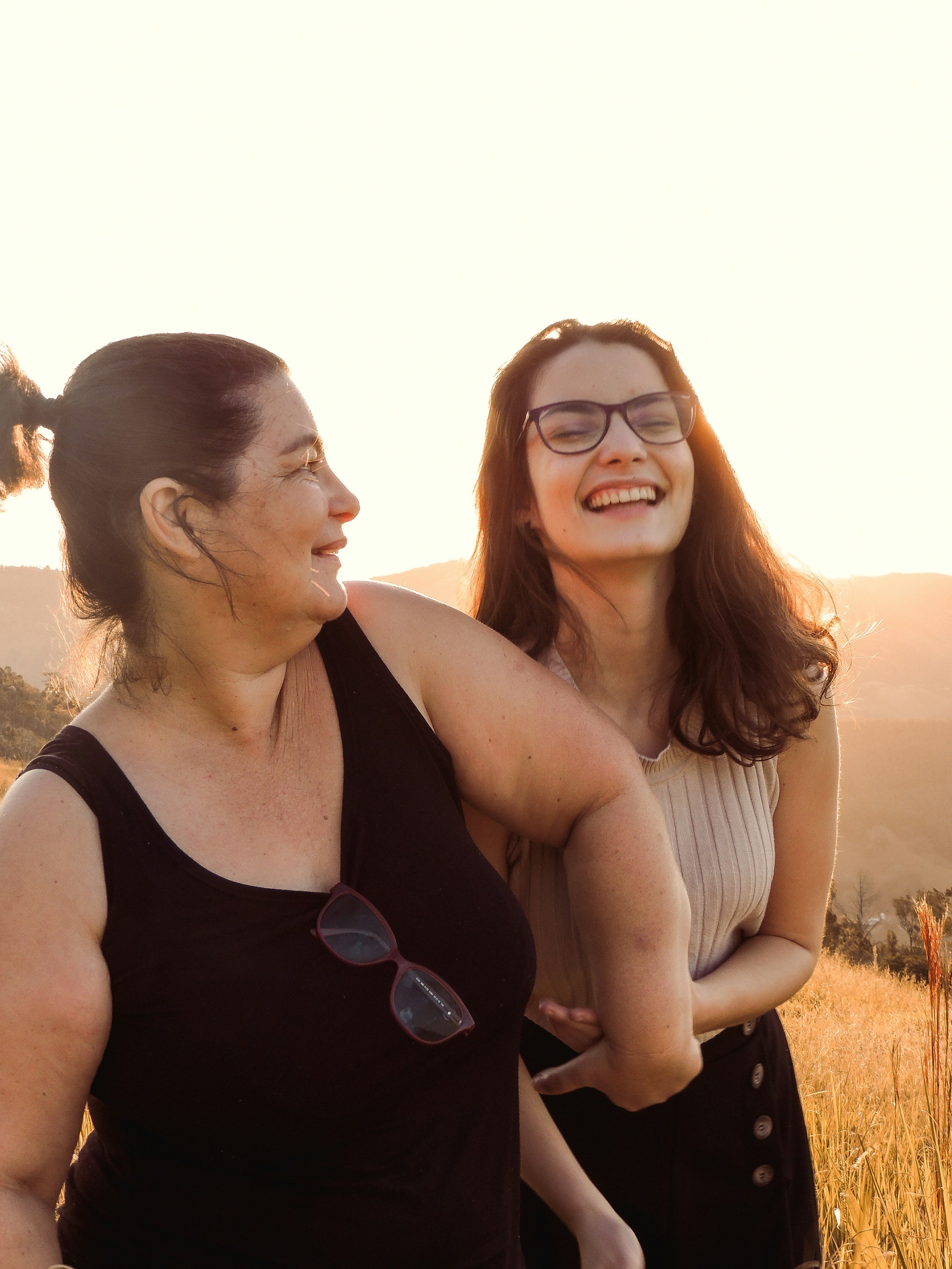 A smiling mother and daughter duo | Source: Unsplash