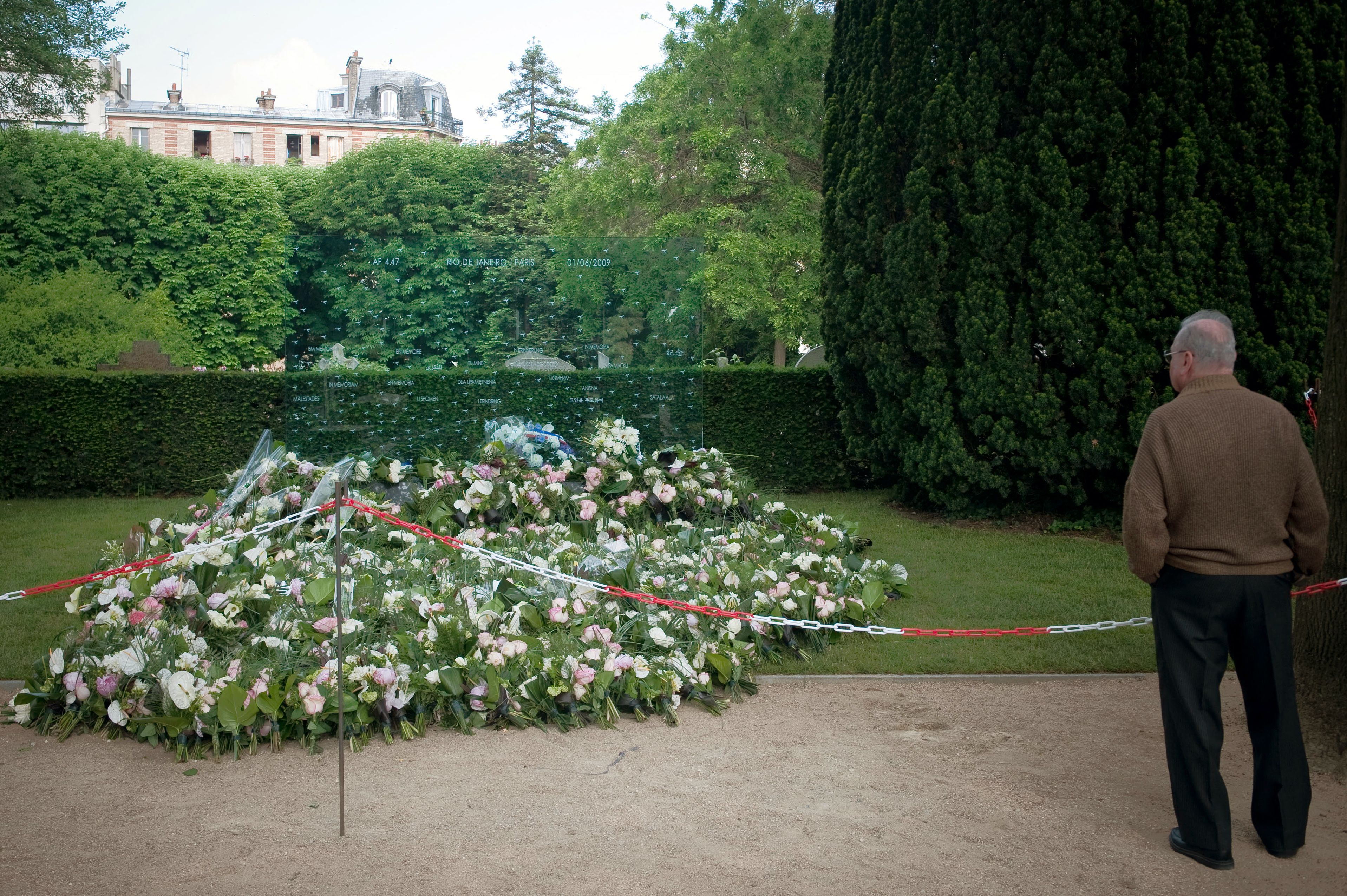 Flowers for the victims of the Air France A330 aircraft, flight AF447 that crashed in 2009 | Source: Getty Images