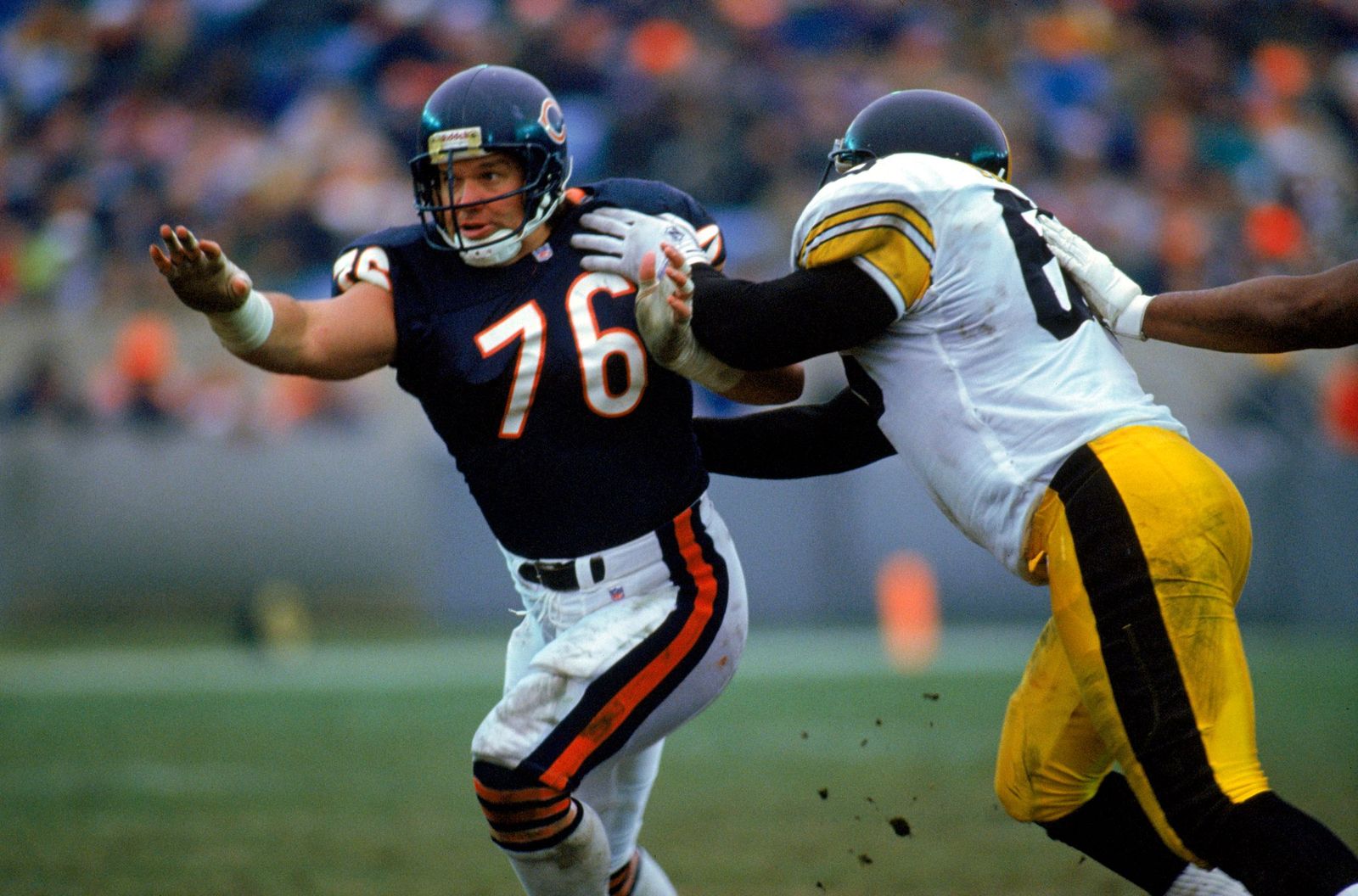 Steve McMichael playing during the game against the Pittsburgh Steelers on December 13, 1992 in Chicago, Illinois. | Getty Images