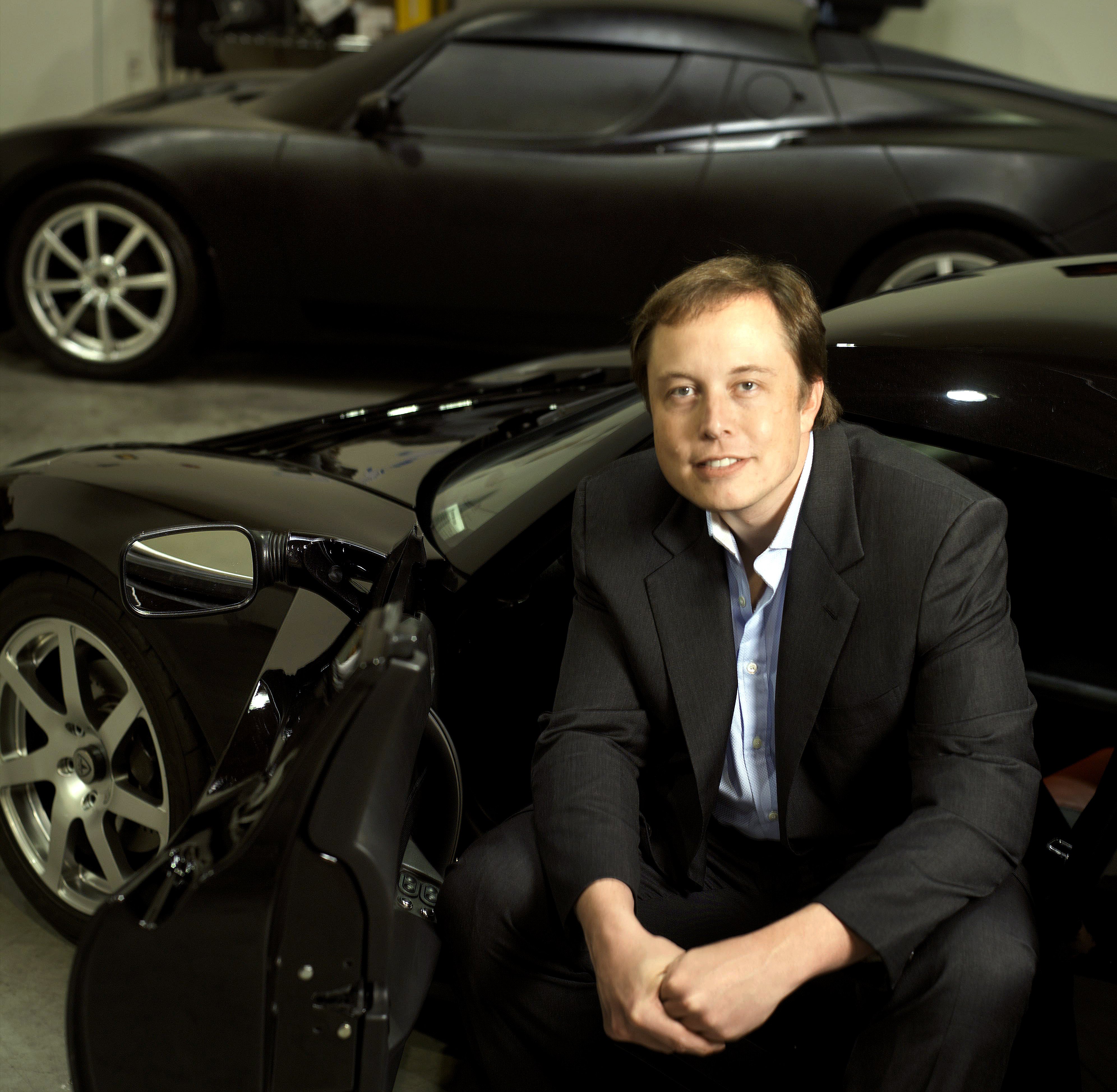 Elon Musk photographed at the Tesla's headquarters in San Carlos, California on November 28, 2006 | Source: Getty Images