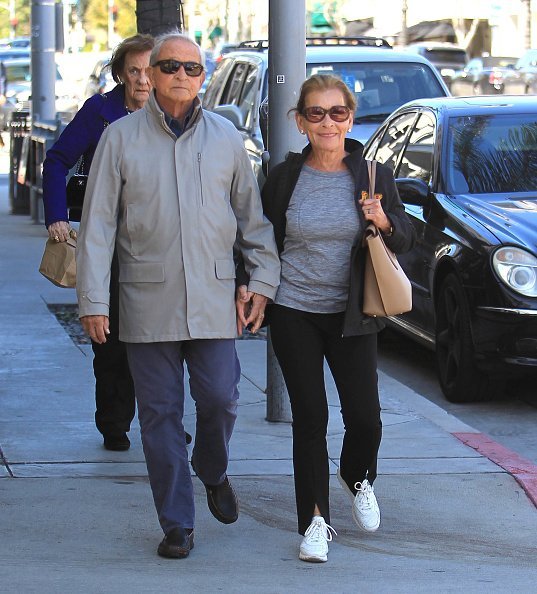 Judy Sheindlin and Jerry Sheindlin are seen walking on the street in Los Angeles, California. | Photo: Getty Images