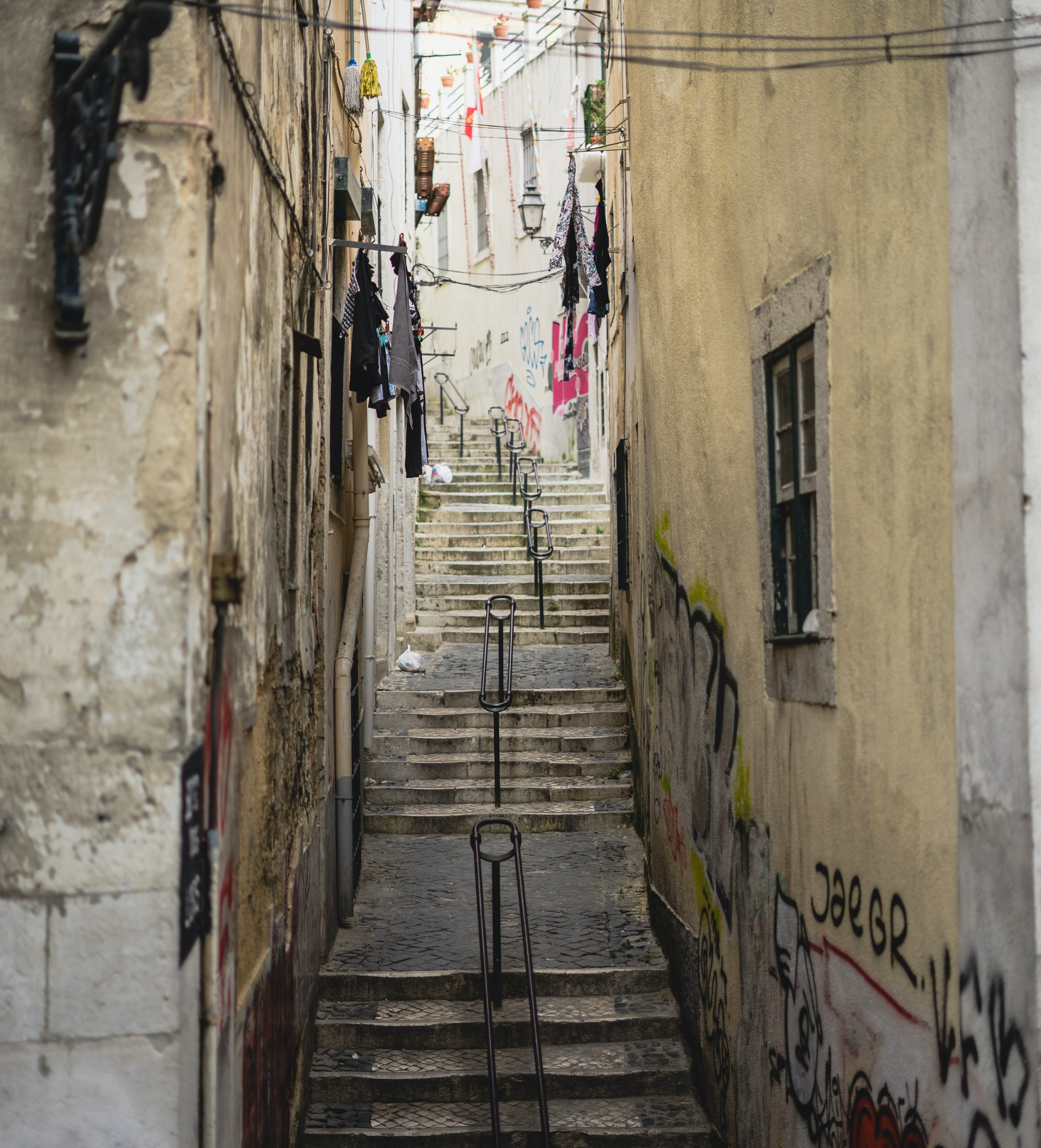 Photo of a small street | Source: Unsplash /  Daniel Angele