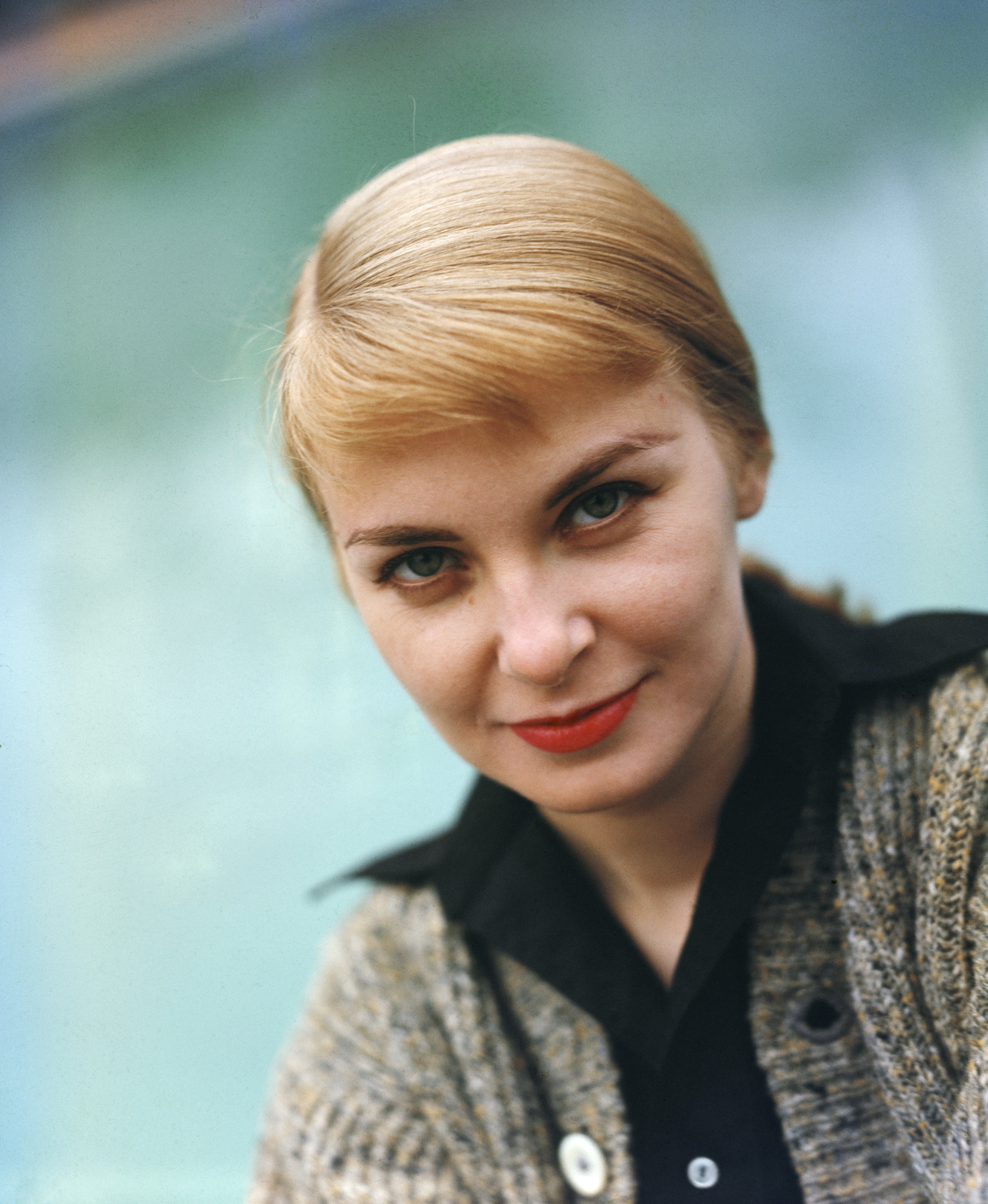 Joanne Woodward posing for a photo, circa 1960 | Source: Getty Images