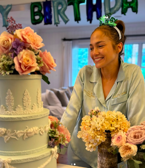 Jennifer Lopez posing for a birthday picture, posted on July 24, 2024 | Source: Instagram/jlo