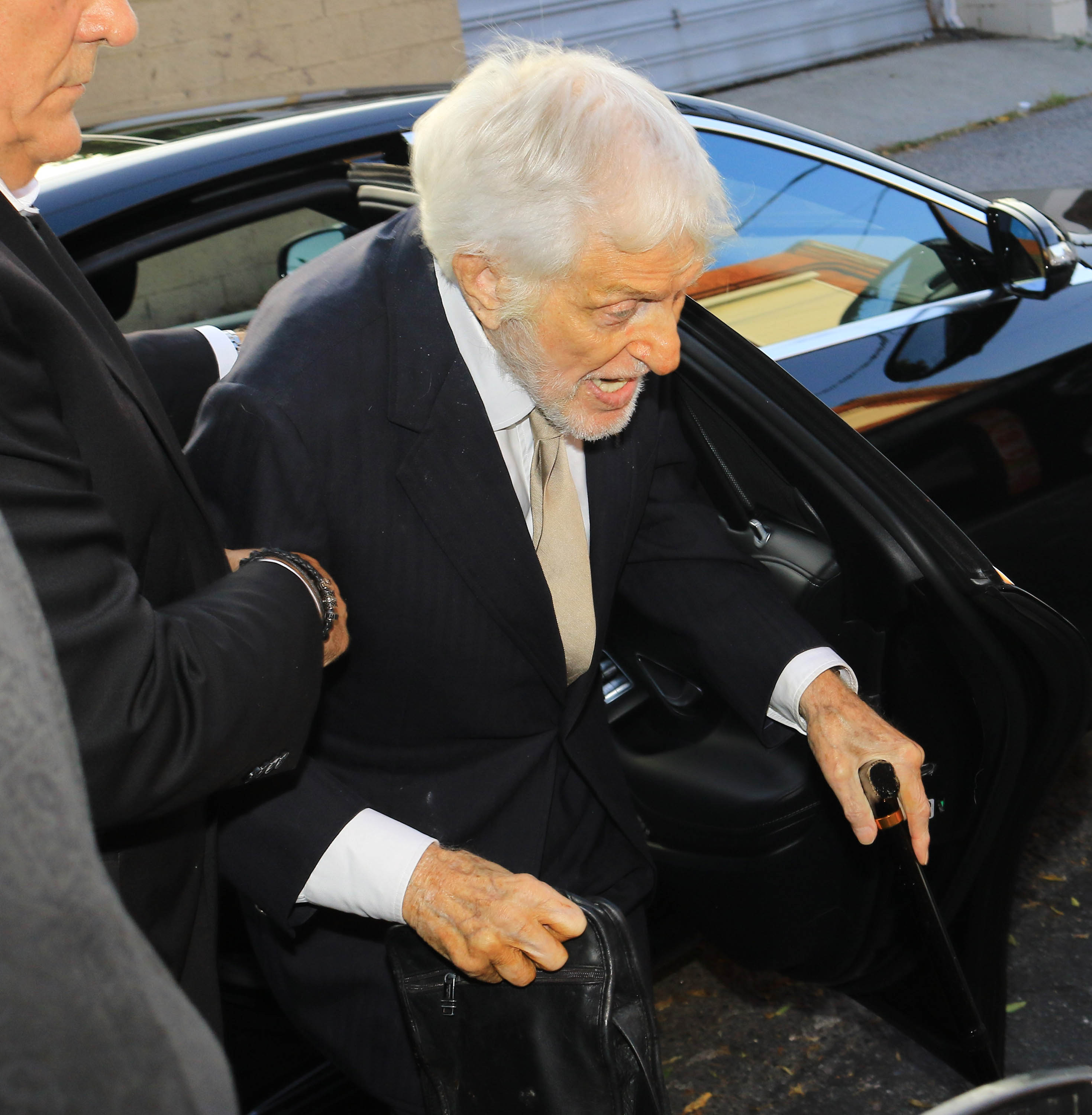 Dick Van Dyke Crashes Into Gate In His Car Paramedics Treated Him At The Scene News And Gossip