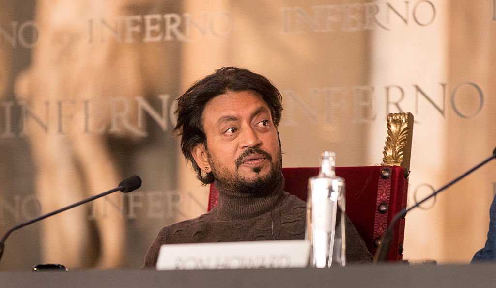 L'acteur Irrfan Khan assiste à l'INFERNO Photo Call & Conférence de presse au Hall of the Five Hundred le 6 octobre 2016 à Florence. | Photo : Getty Images L'acteur Irrfan Khan assiste à l'INFERNO Photo Call & Conférence de presse au Hall of the Five Hundred le 6 octobre 2016 à Florence. | Photo : Getty Images