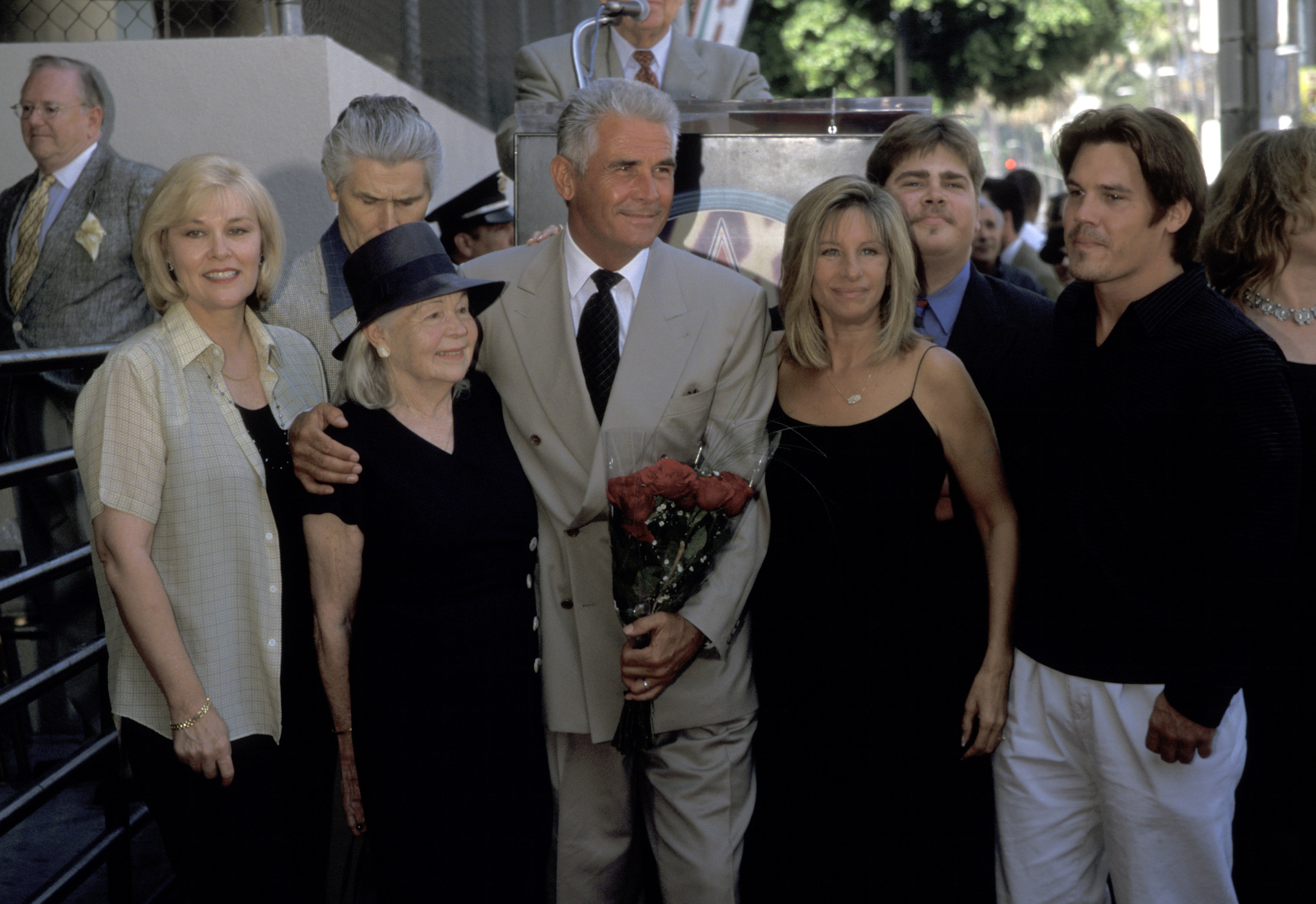 James Brolin, Barbra Streisand, Josh Brolin and family pictured during James Brolin Honored with a Star on the Hollywood Walk of Fame on August 27, 1998 | Source: Getty Images