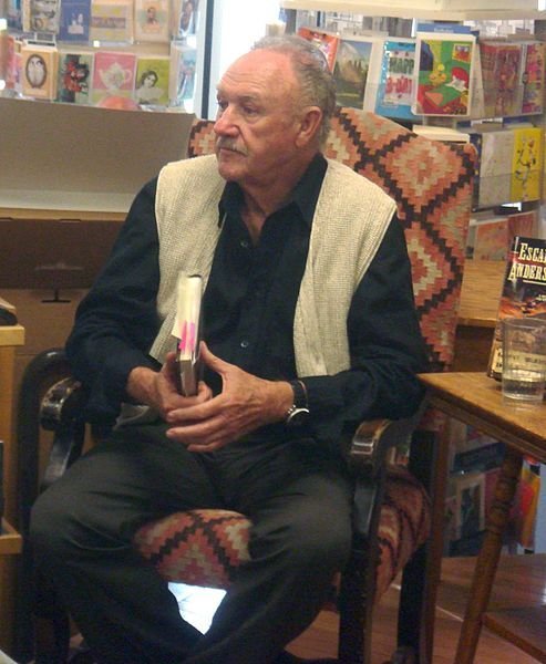 Gene Hackman at a book signing in Albuquerque 2008. | Source: Wikimedia Commons