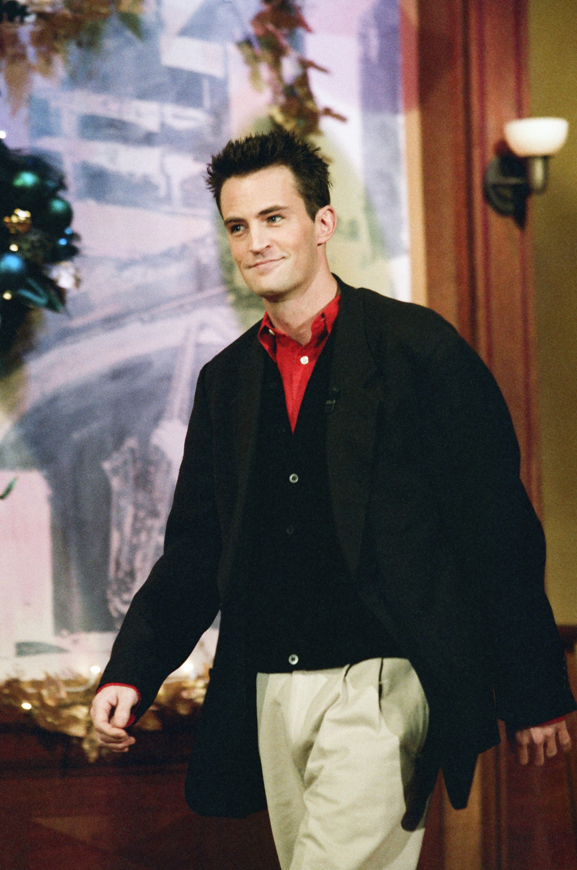 Matthew Perry during an appearance on "The Tonight Show with Jay Leno" on December 18, 1996 | Source: Getty Images