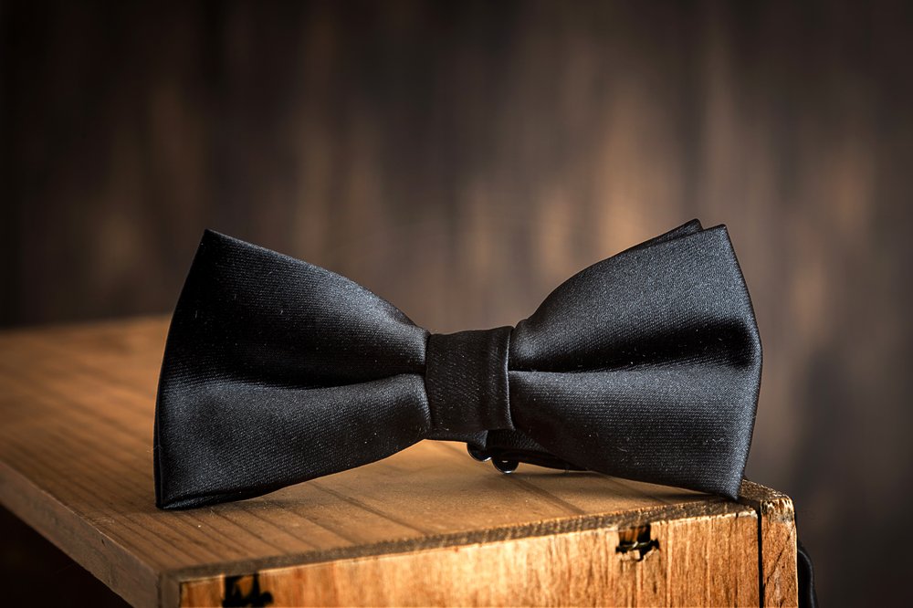 A photo of a bow tie on a table | Photo: Shutterstock