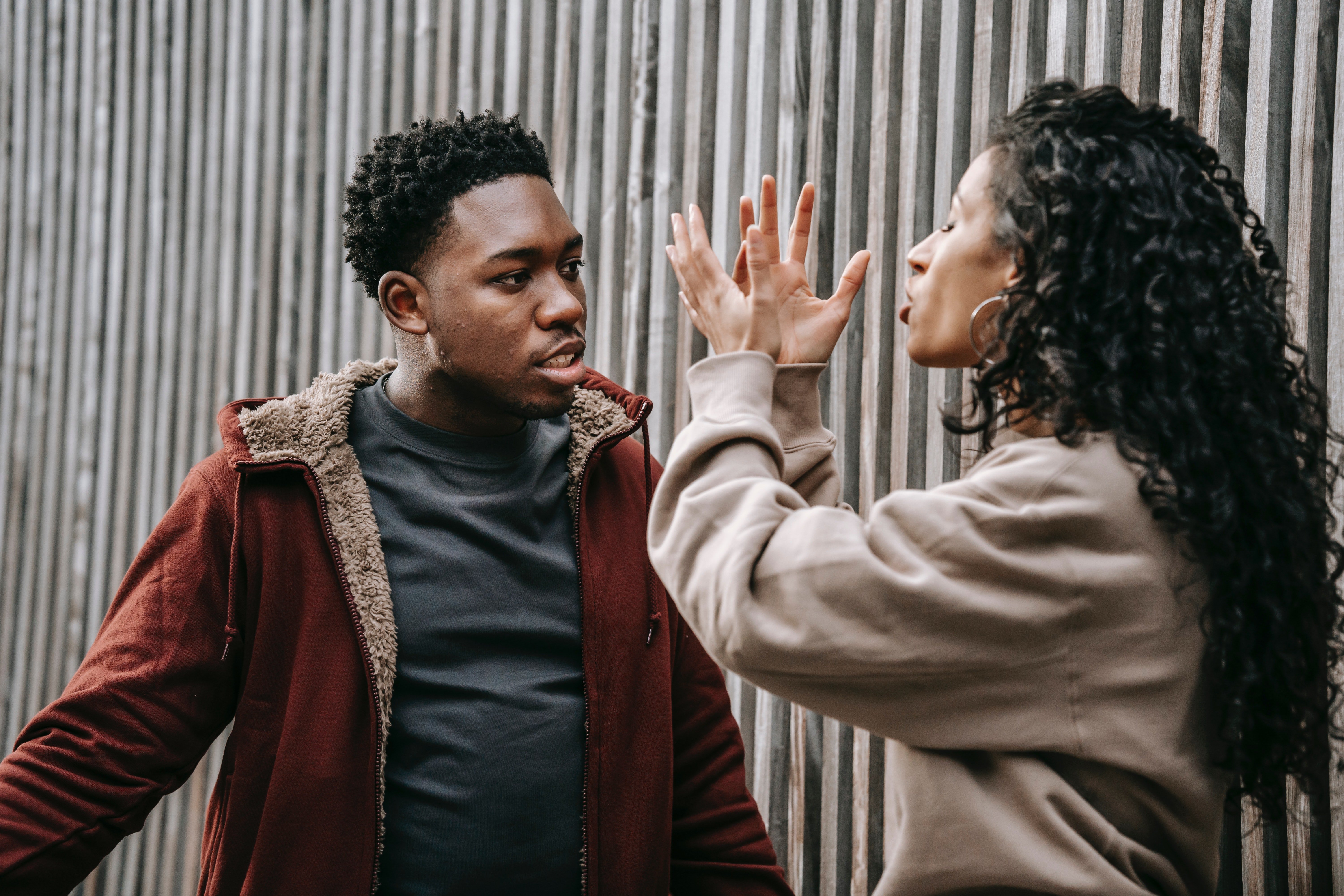 Young man and woman arguing | Source: Pexels