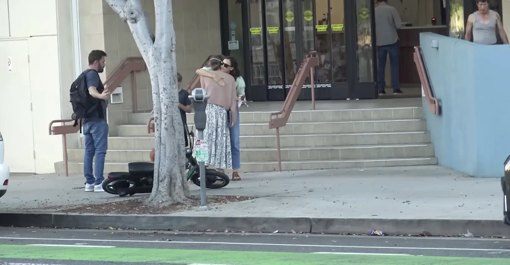 Ben Affleck and Jennifer Garner seen at Santa Monica Family YMCA on October 21, 2023 in Santa Monica, California | Source: YouTube/X17onlineVideo