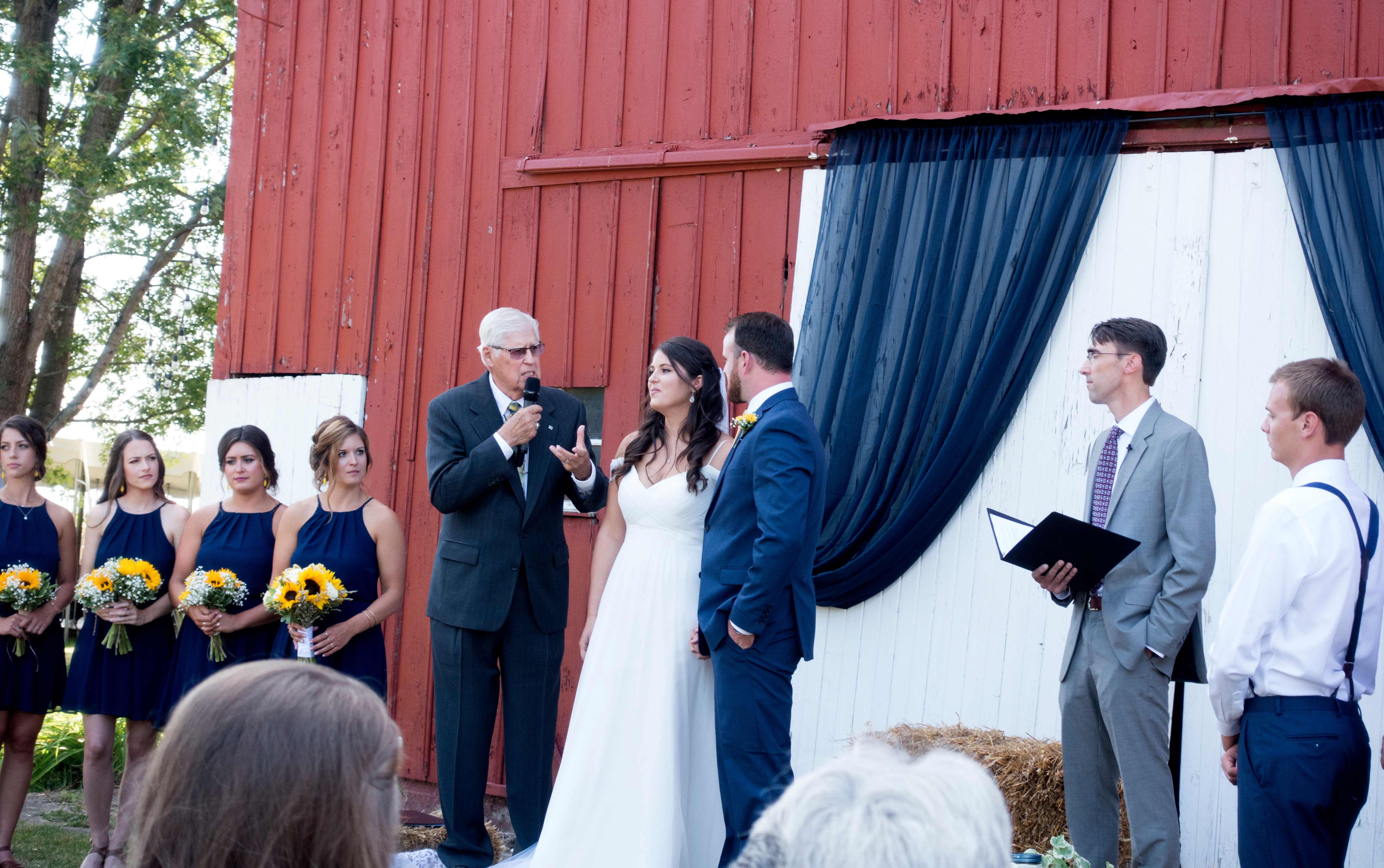 Bride and groom exchanging their wedding vows | Source: Shutterstock