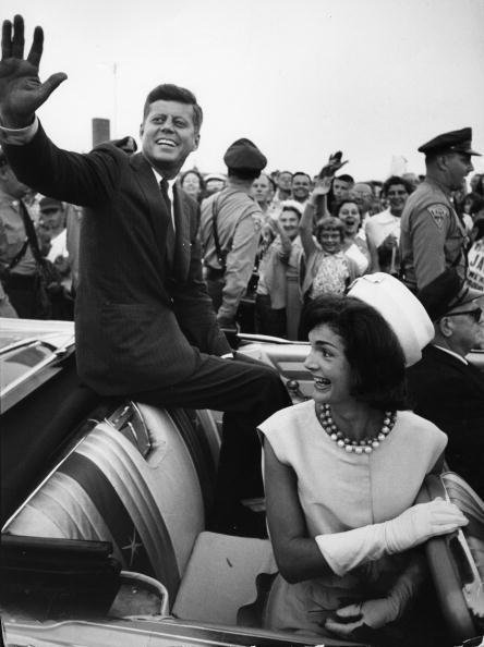 Presidential candidate Senator John F. Kennedy and Jackie greeting supporters at Hyannis Airport, Massachusetts on July 17, 1960 | Source: Getty images