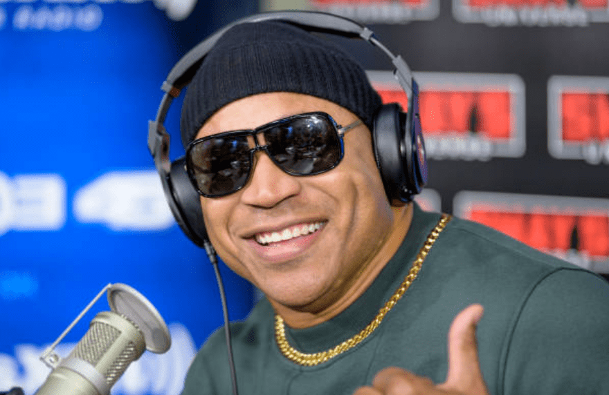 LL Cool J se sienta para una entrevista durante "Sways Universe" en Shade45 en SiriusXM Studios, el 19 de noviembre de 2019, Ciudad de Nueva York | Foto: Getty Images