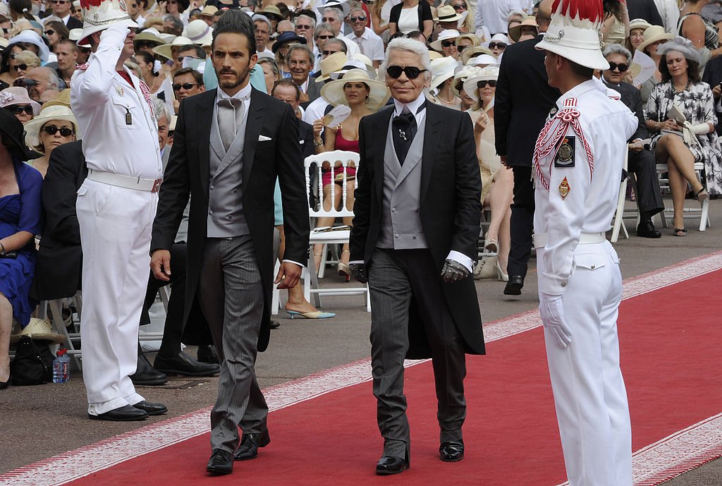 Karl Lagerfeld et Sébastien Jondeau | Photo : Getty I mages