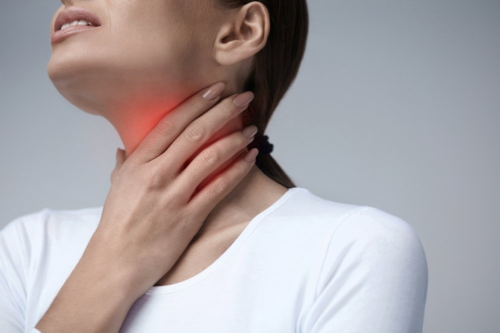 Une femme avec des problèmes de déglutition. l Source: Shutterstock