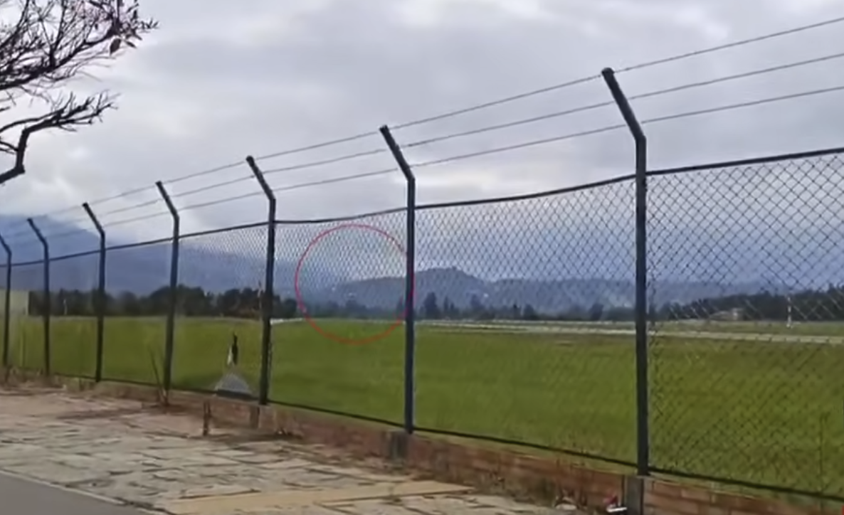 The plane crash that claimed the lives of Yeison Jiménez and six members of his team, from a post dated January 11, 2026 | Source: Youtube/@PeriodicoElColombiano_