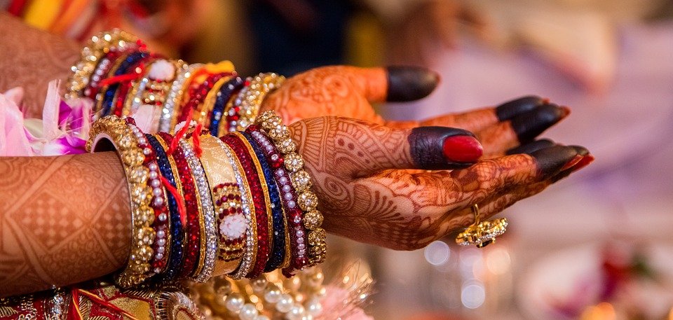 Manos de una novia hindú. | Foto: Pixabay