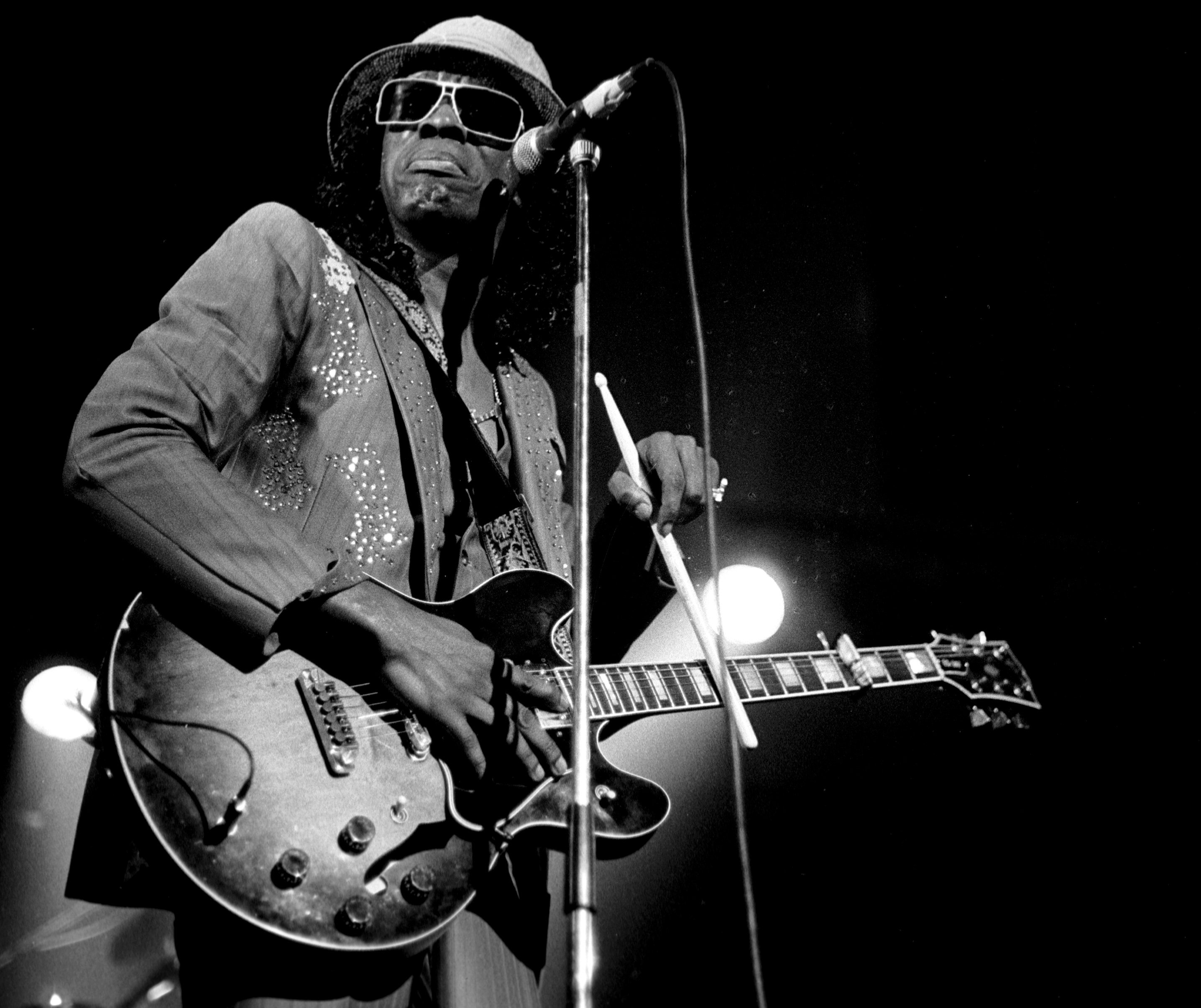 Johnny "Guitar" Watson" in Paradiso, Amsterdam on May 21, 1987 | Source: Getty Images